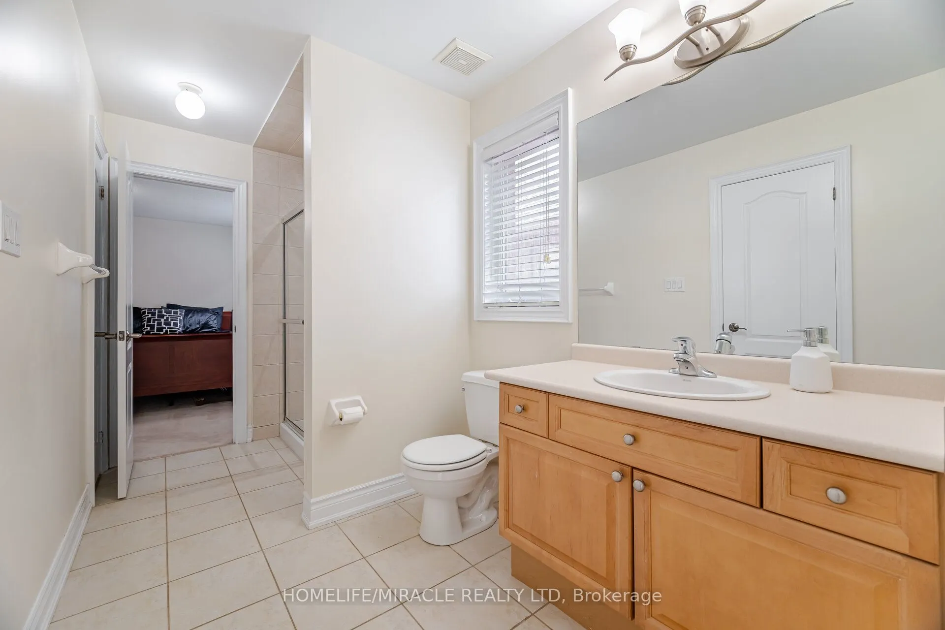 2373 Rideau Drive E
