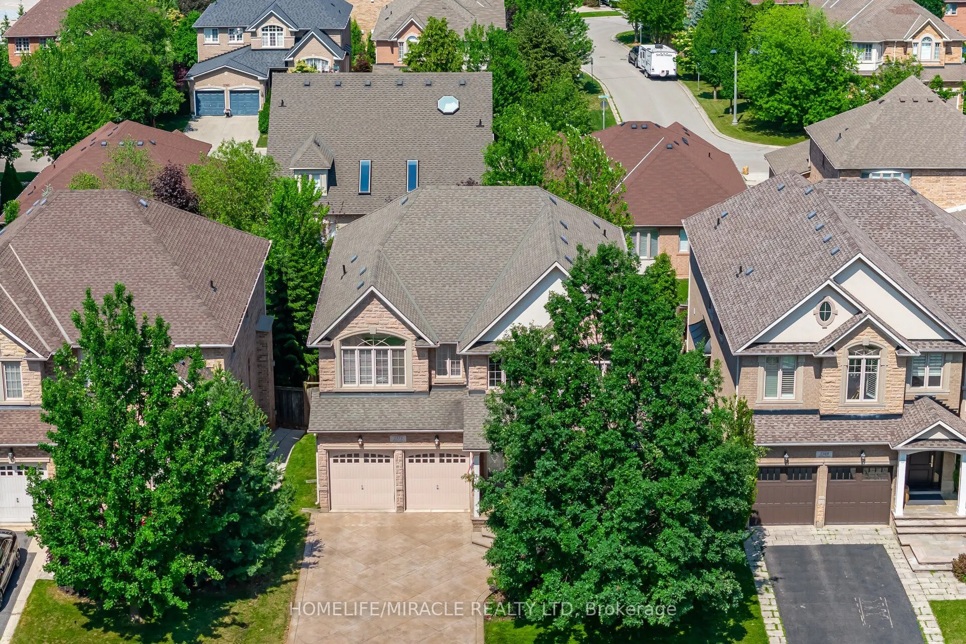 2373 Rideau Drive E