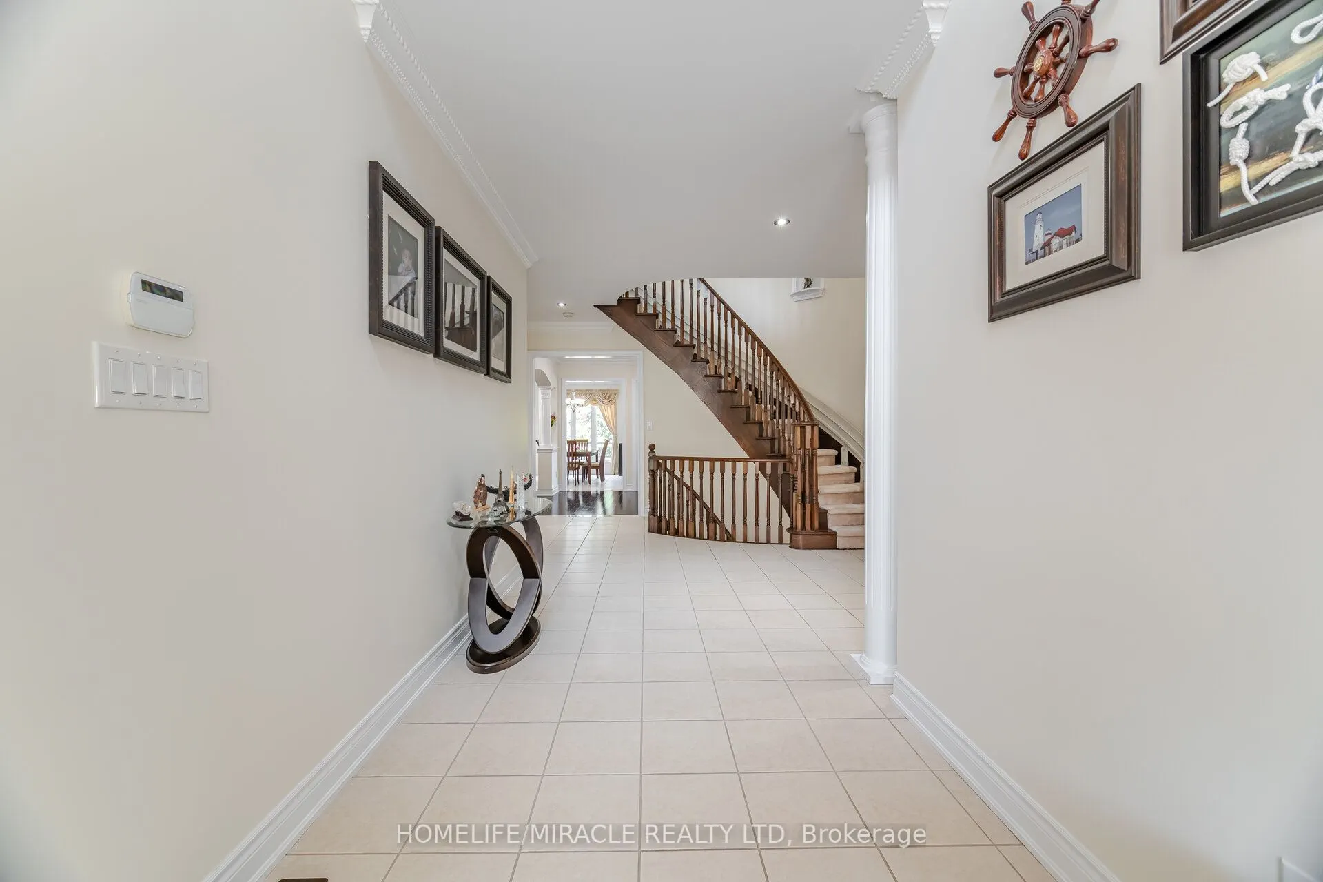2373 Rideau Drive E