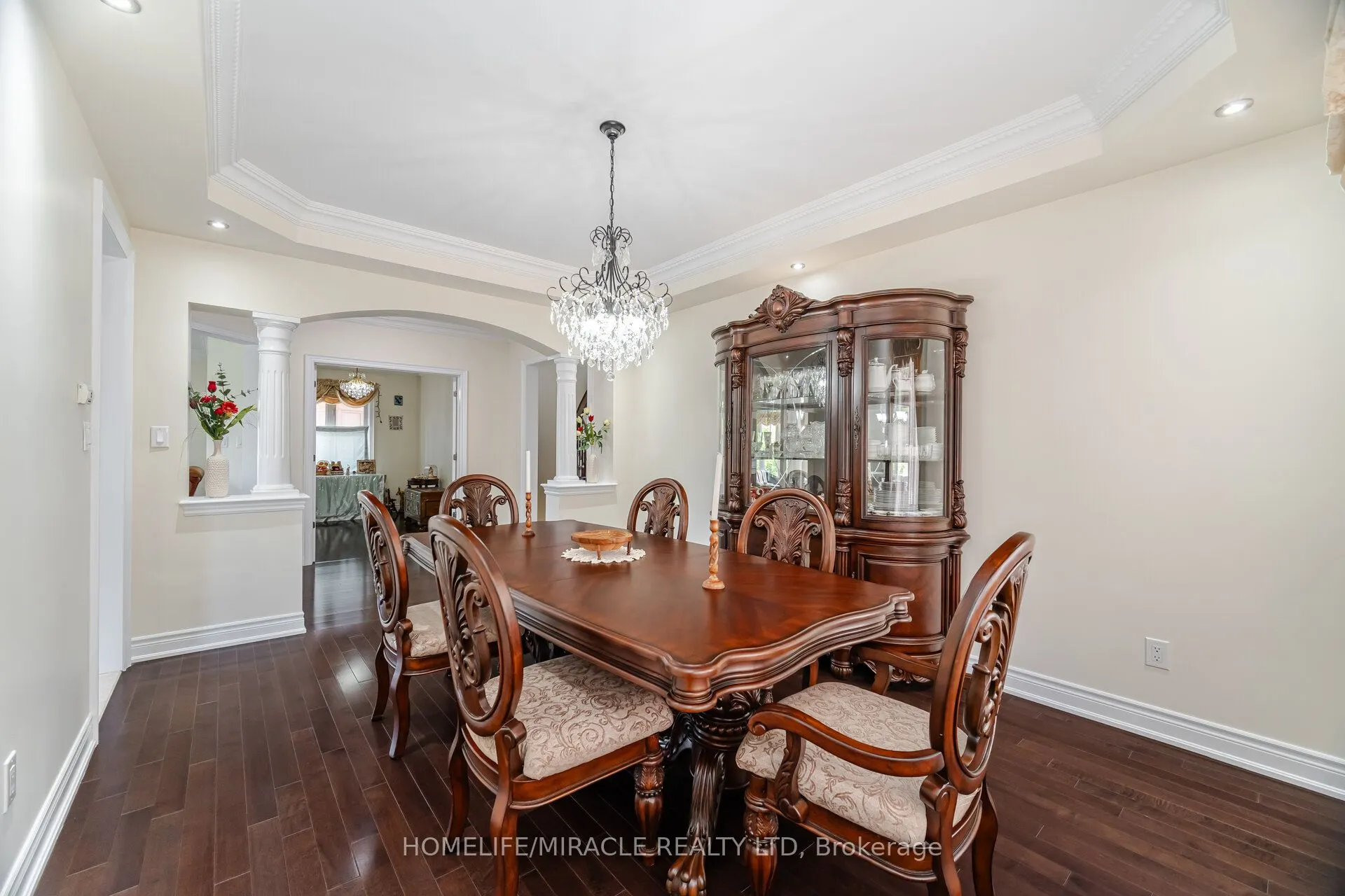 2373 Rideau Drive E