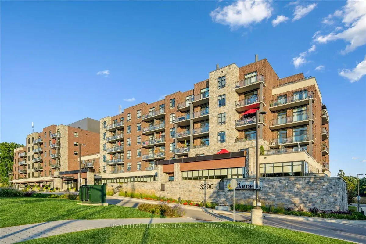 3290 New Street W, #222