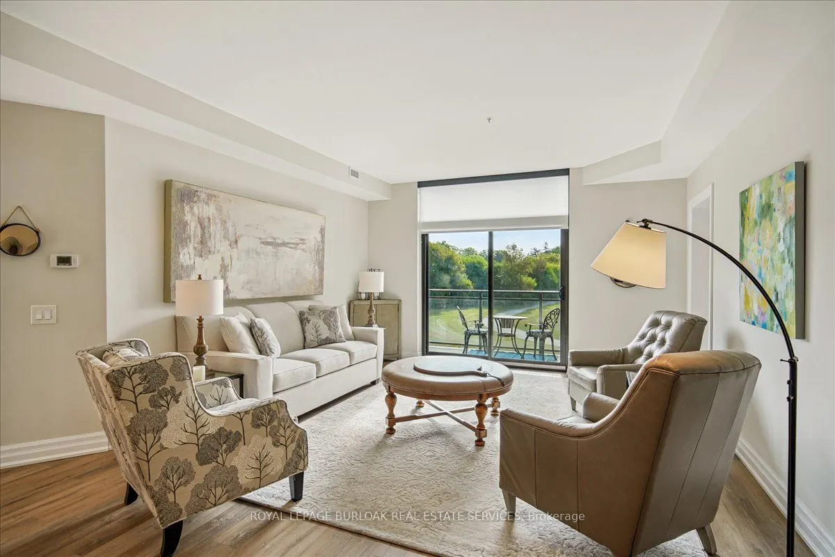 3290 New Street W, #222