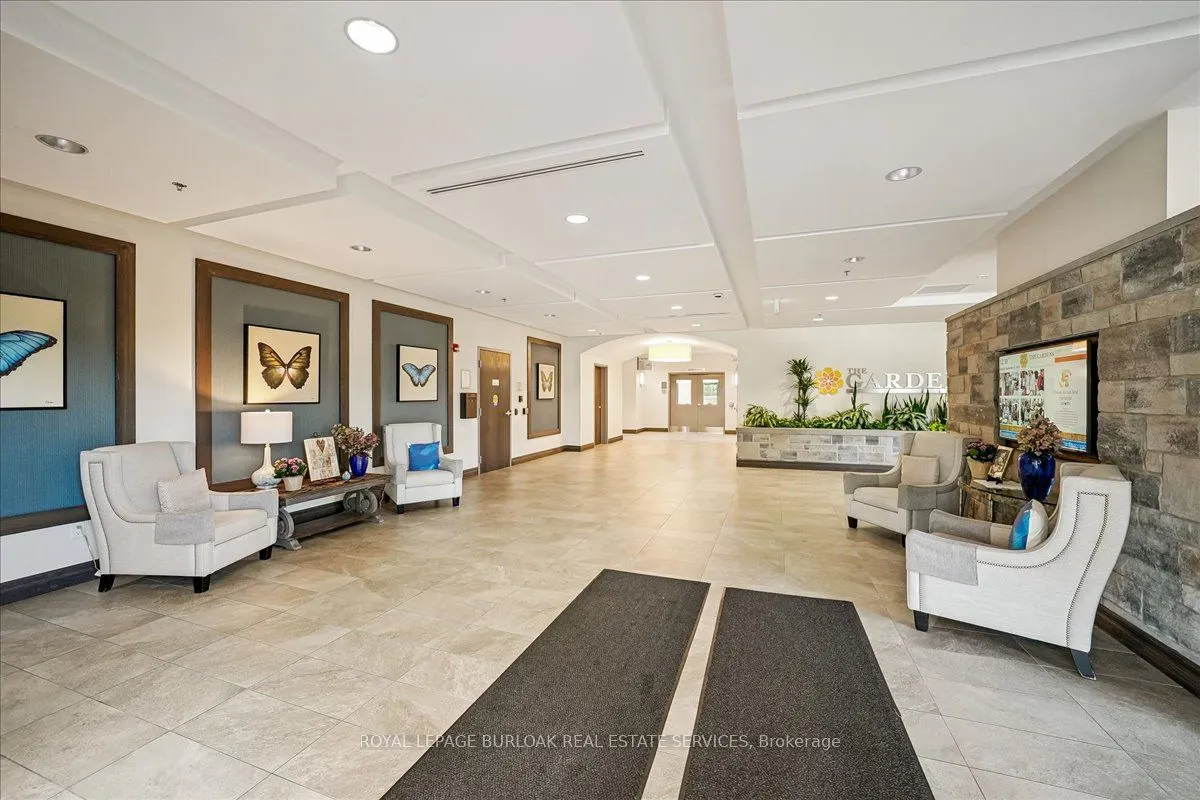 3290 New Street W, #222