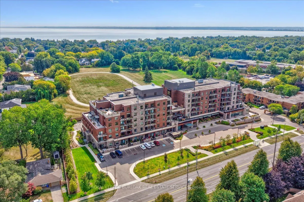 3290 New Street W, #222