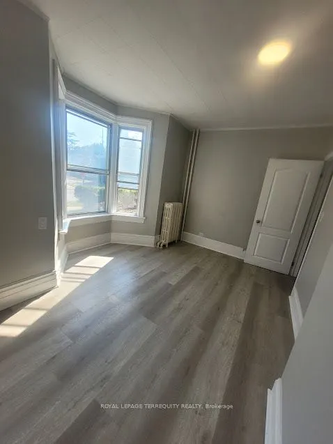 76 Nelson Street W, #2