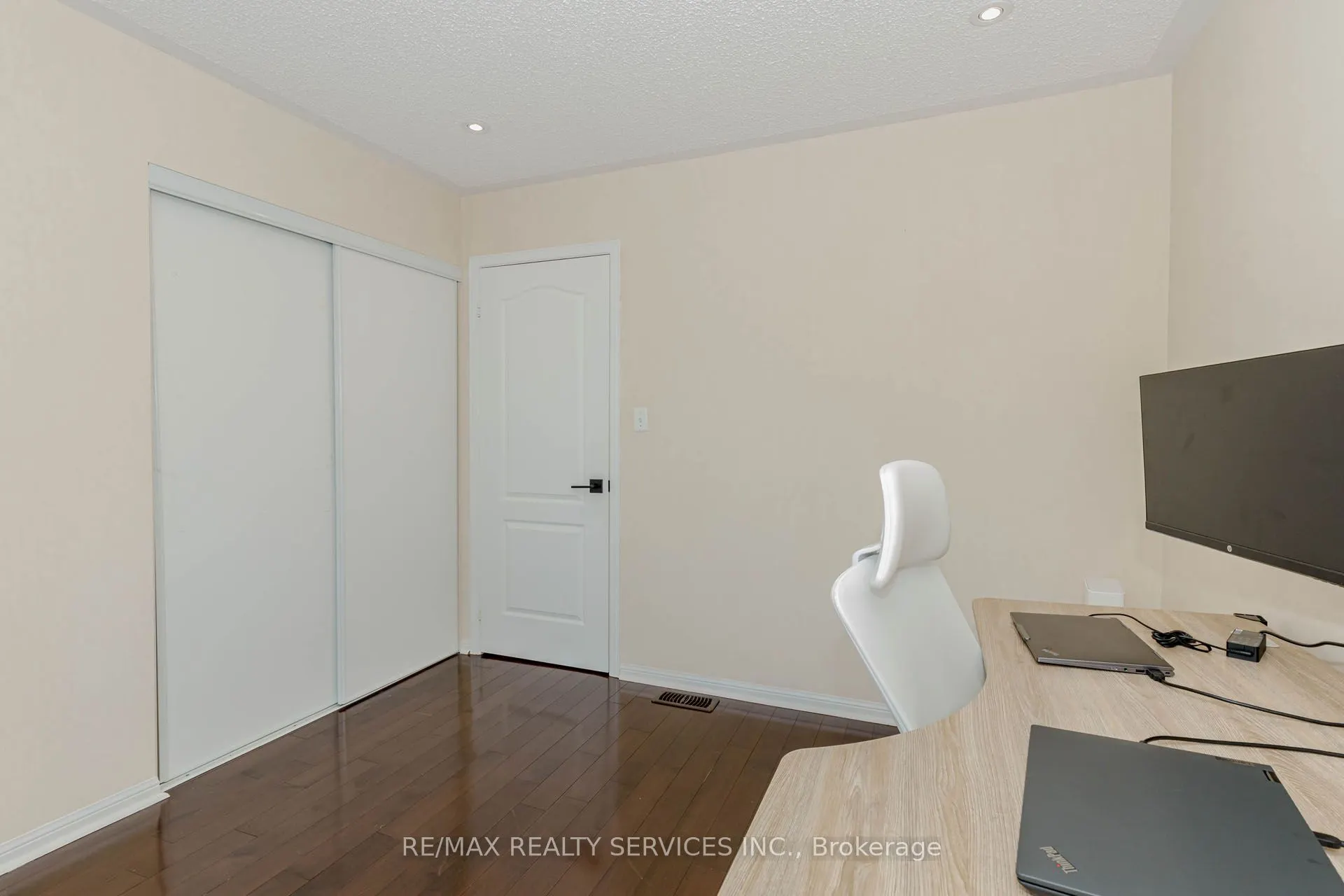 3906 Rosanna Drive