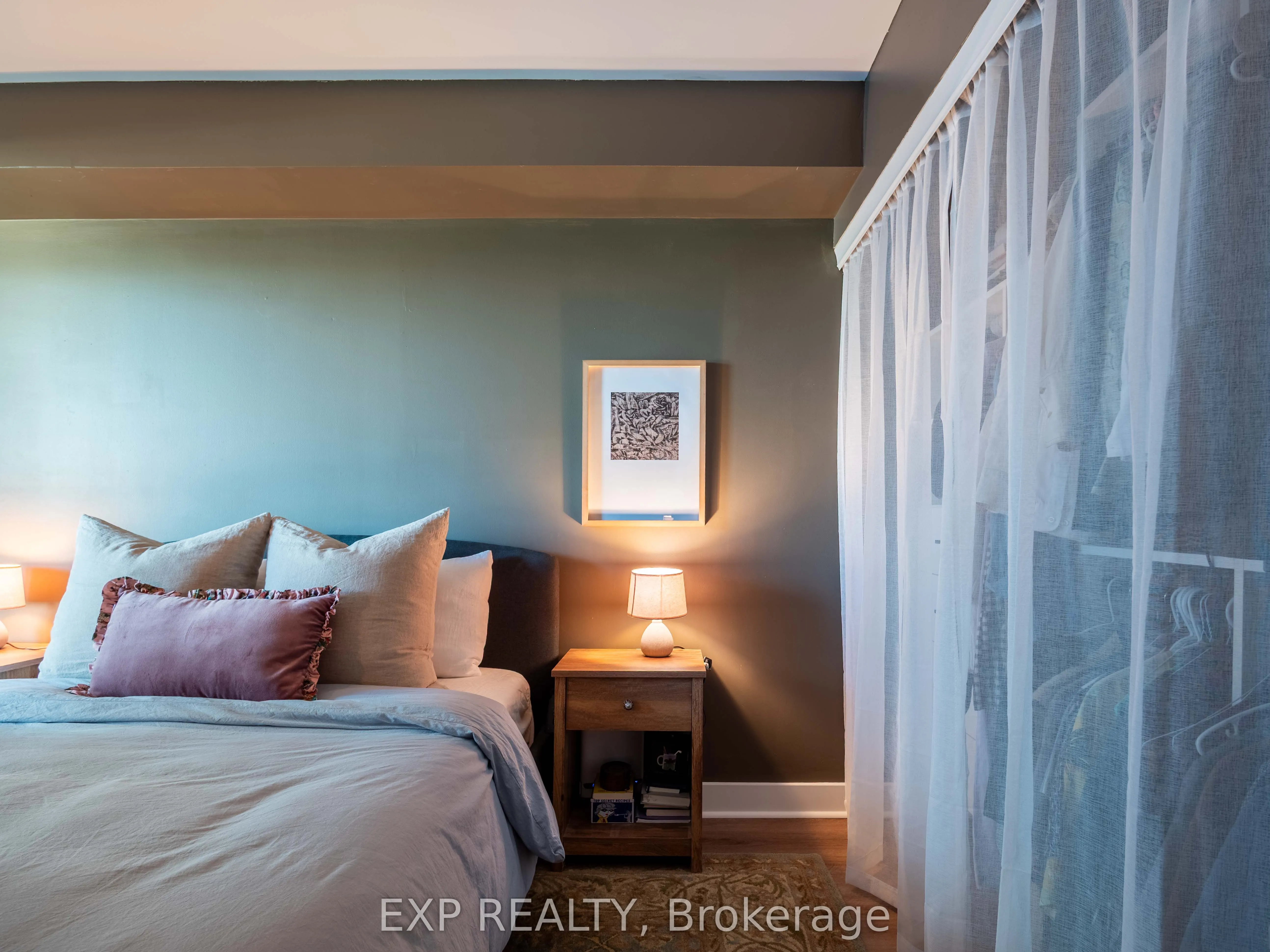 2111 Lakeshore Boulevard W, #501