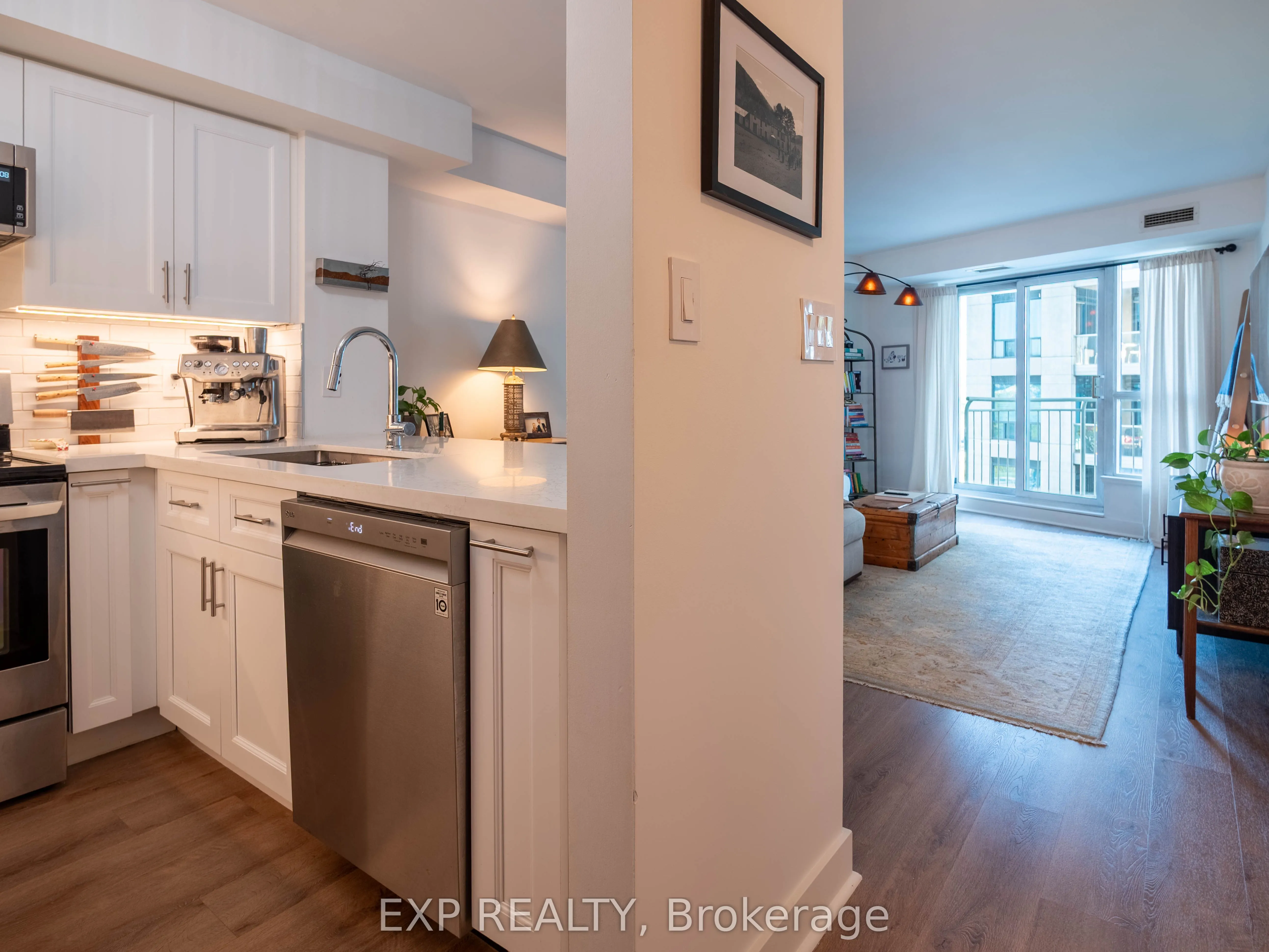 2111 Lakeshore Boulevard W, #501
