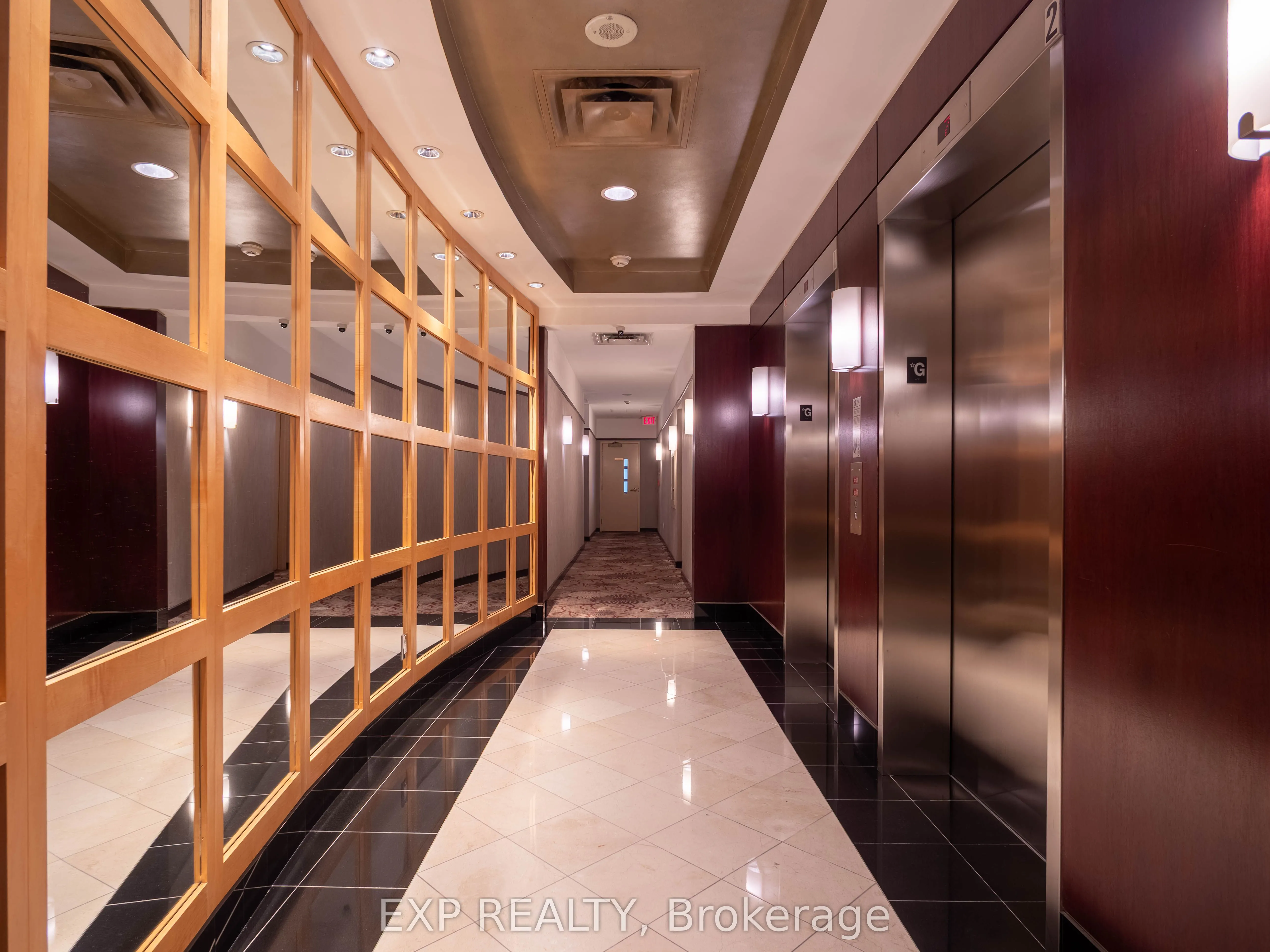 2111 Lakeshore Boulevard W, #501