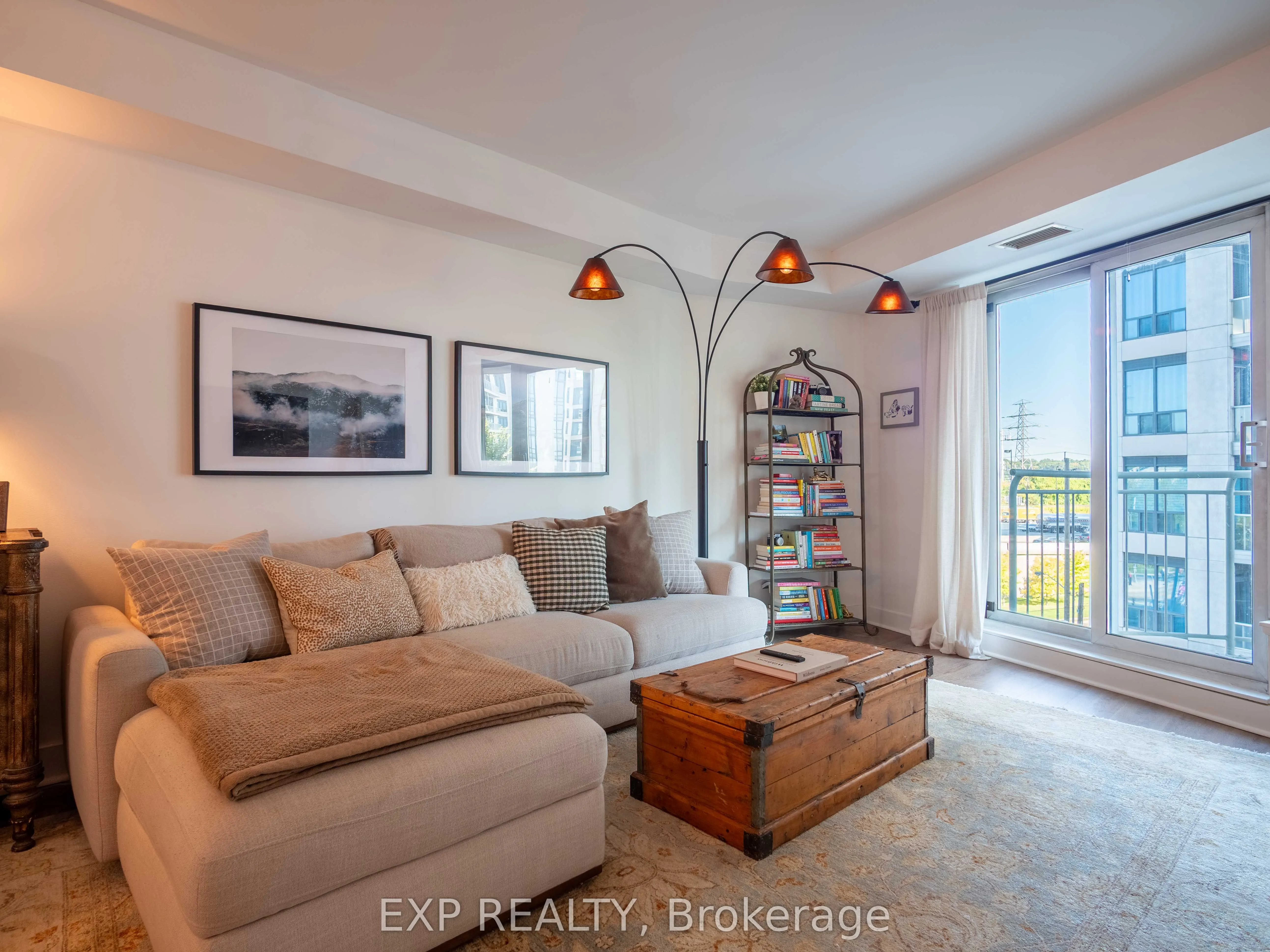 2111 Lakeshore Boulevard W, #501