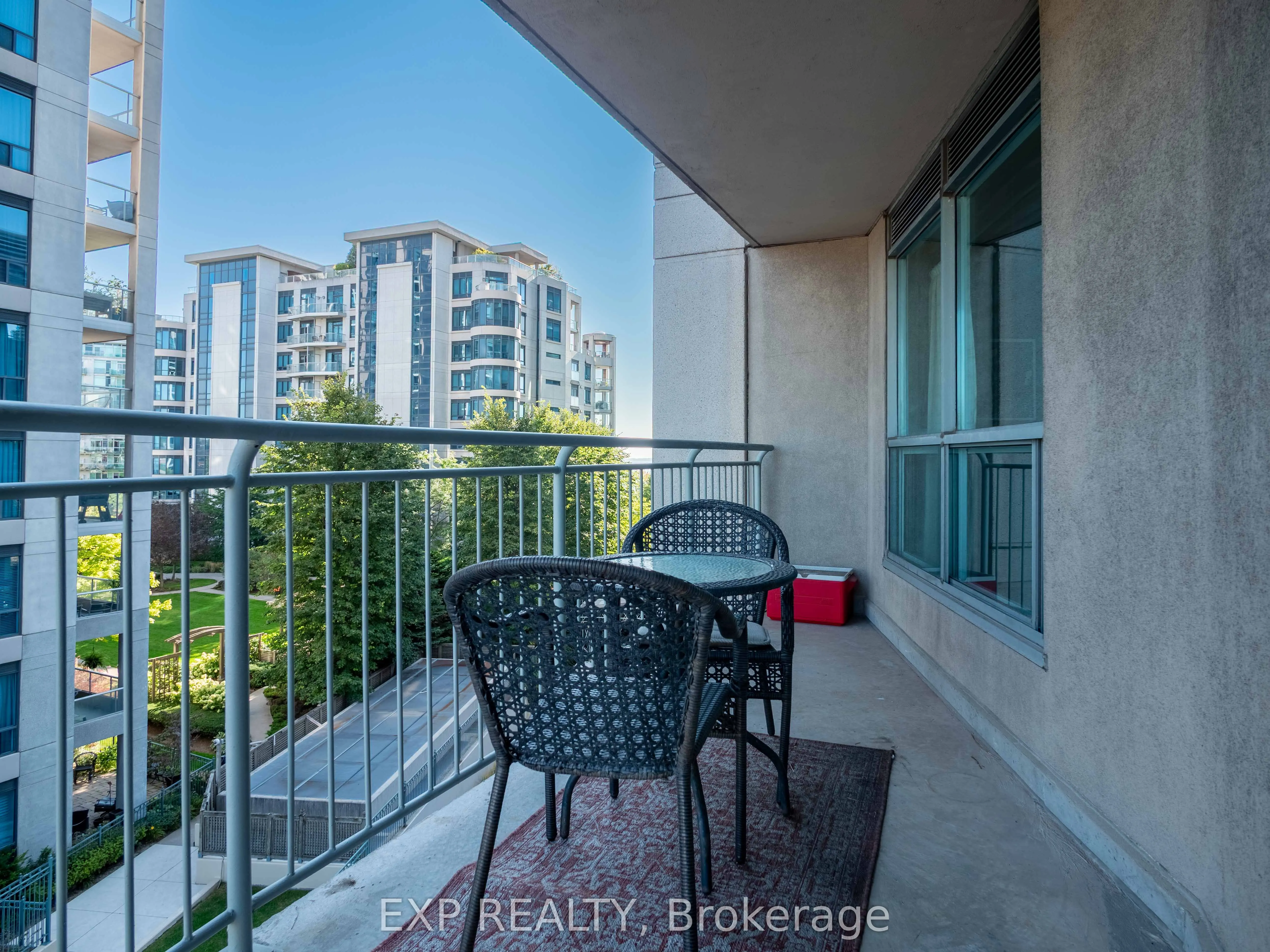 2111 Lakeshore Boulevard W, #501