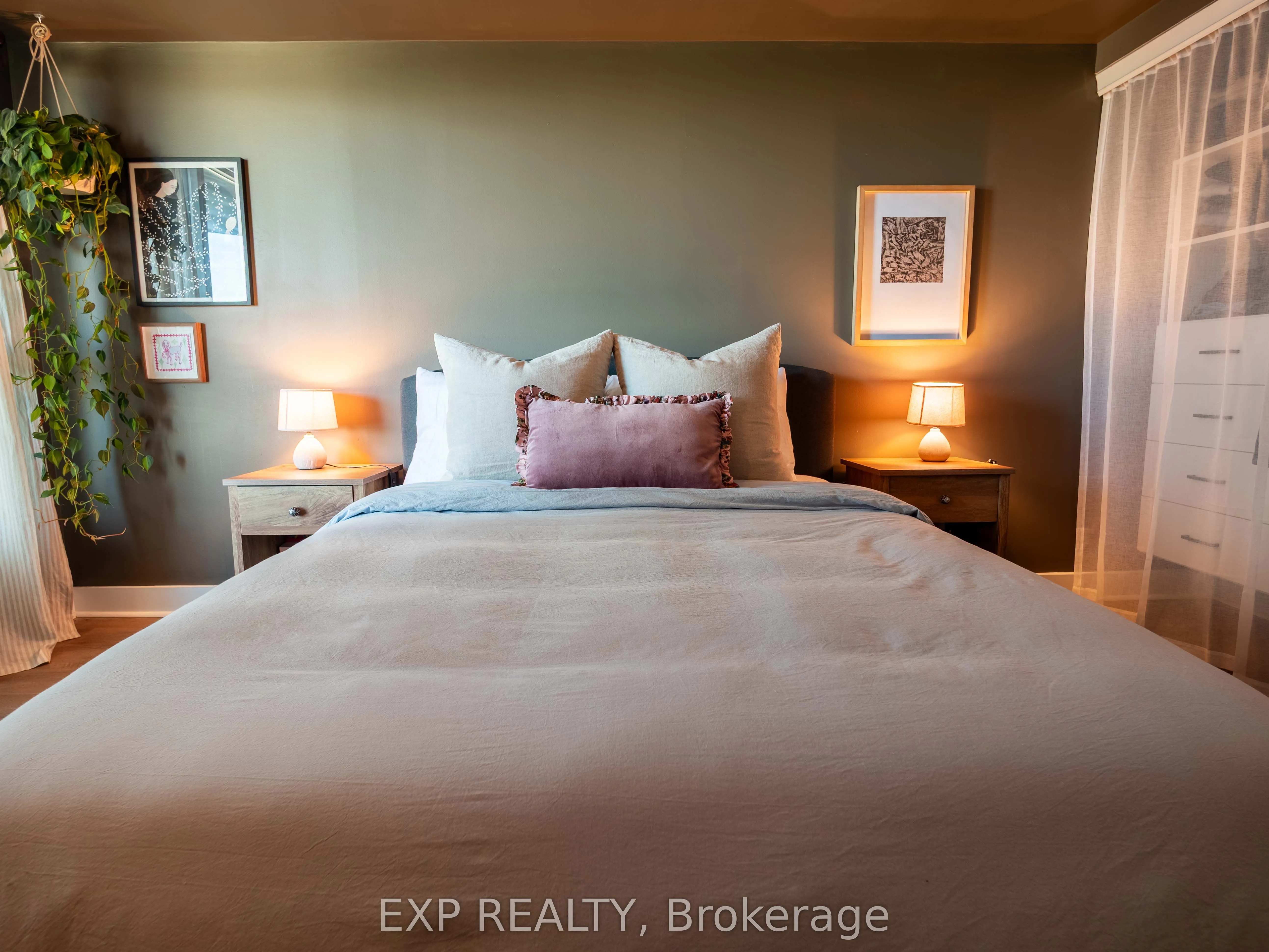2111 Lakeshore Boulevard W, #501
