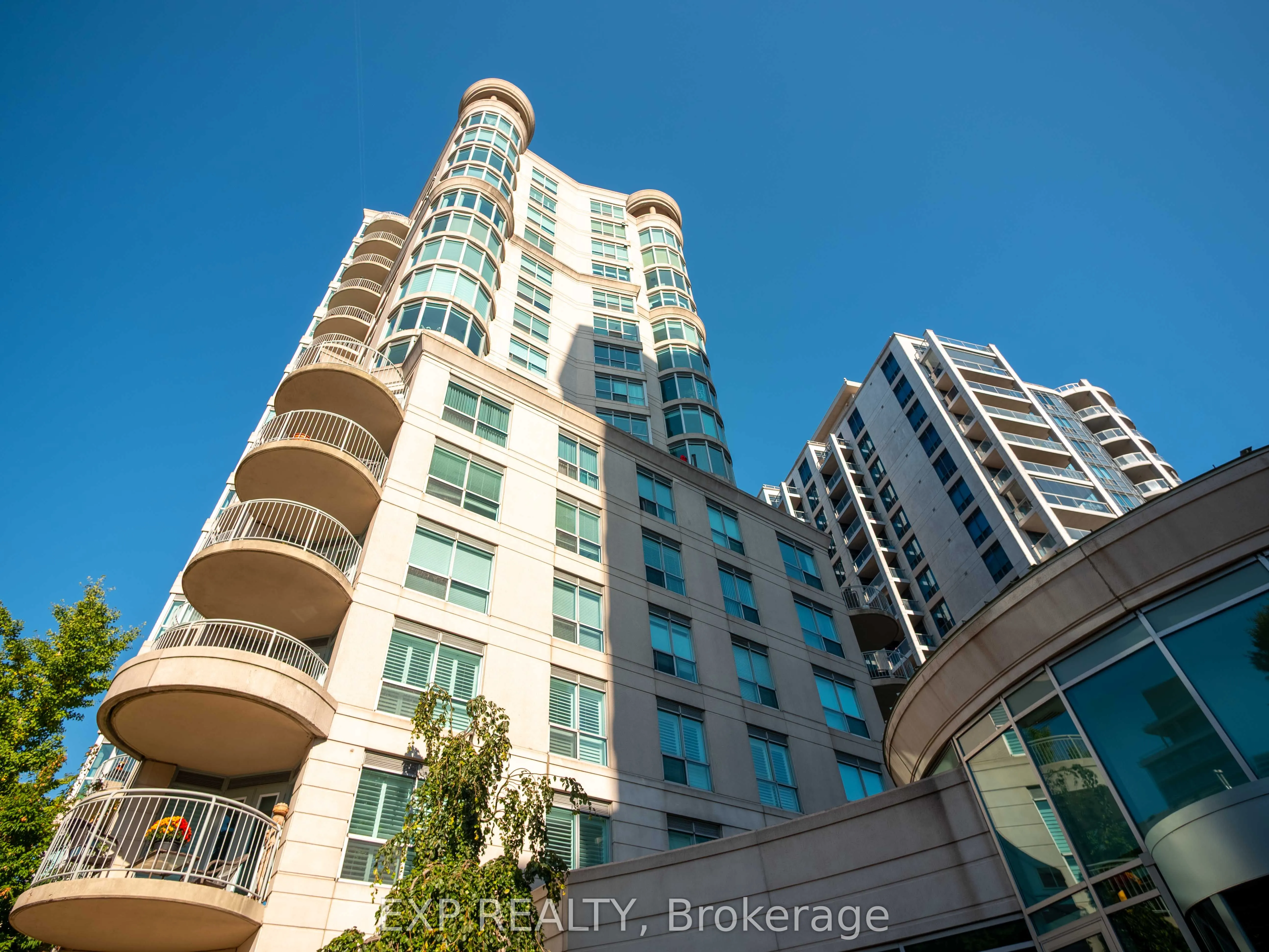 2111 Lakeshore Boulevard W, #501