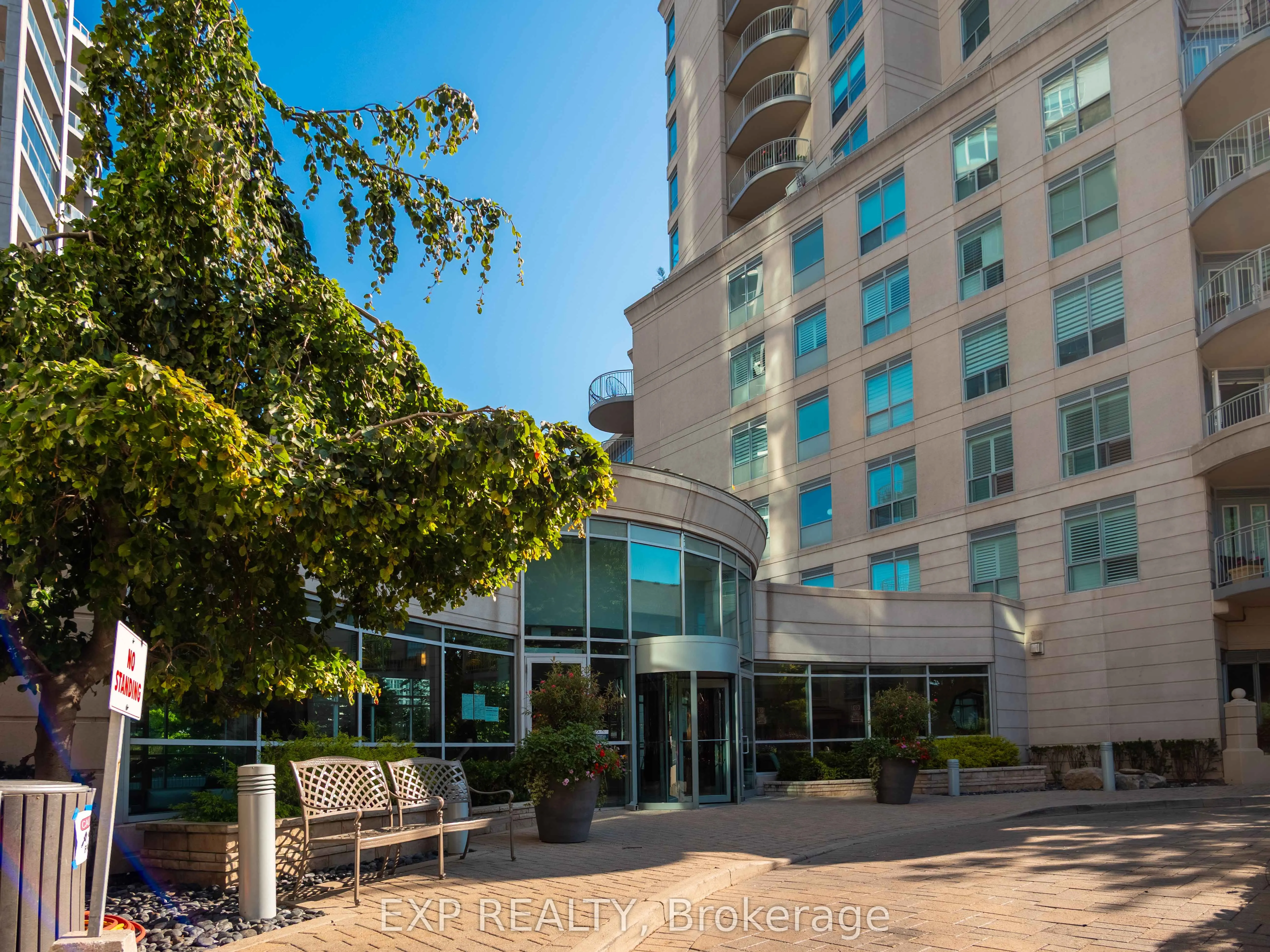 2111 Lakeshore Boulevard W, #501