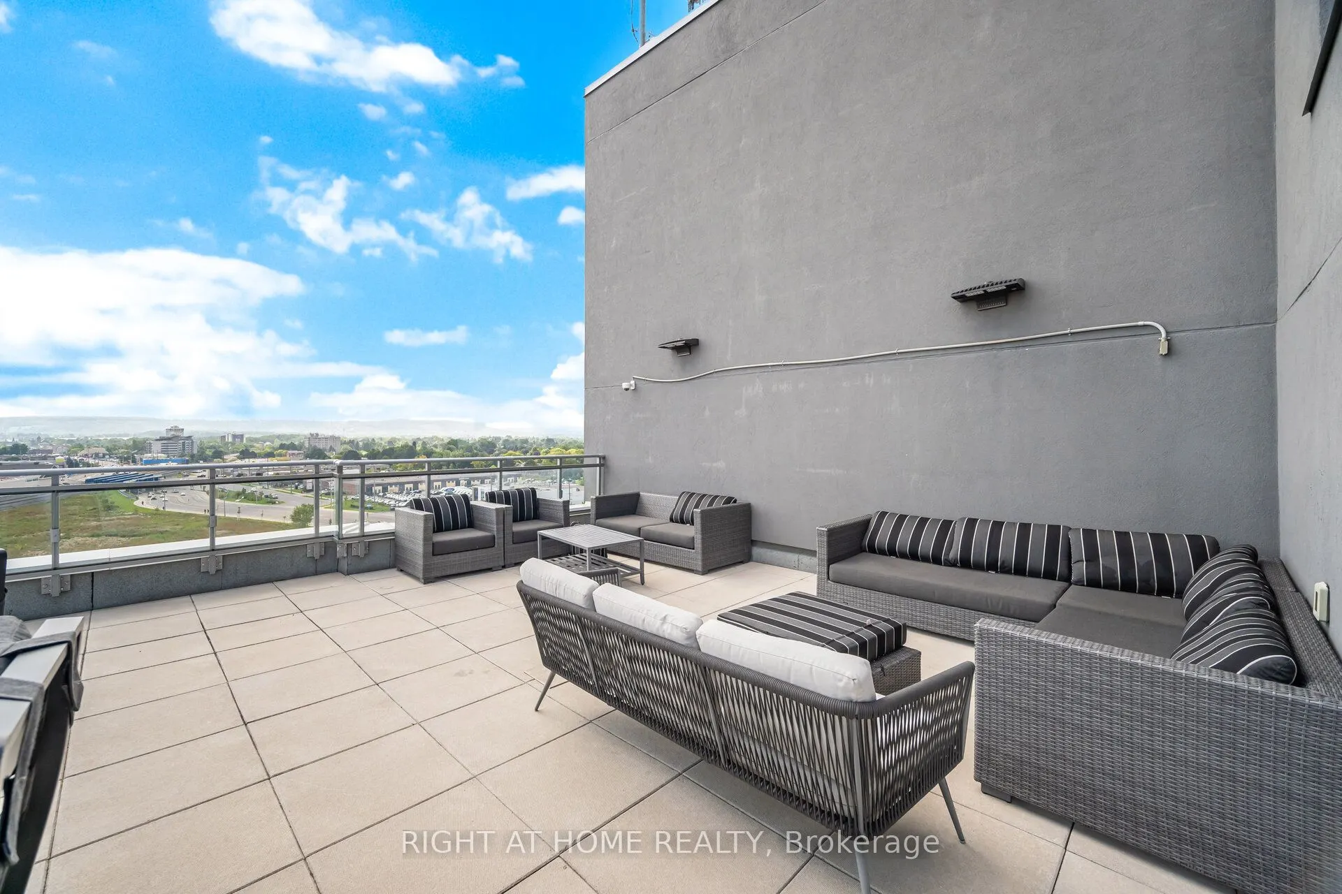 716 Main Street E, #101