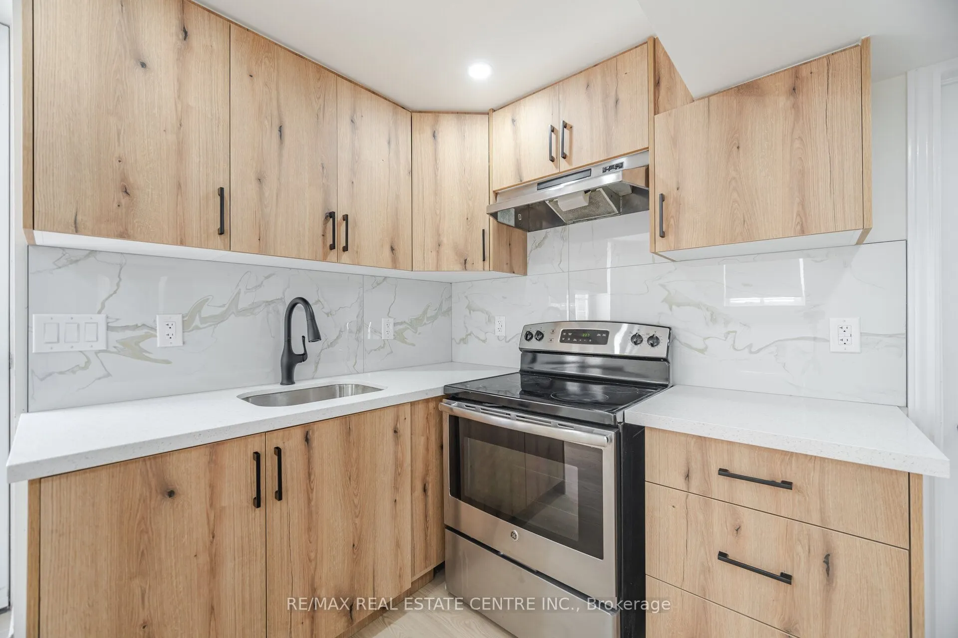 351 Greenless Circle, #Lower