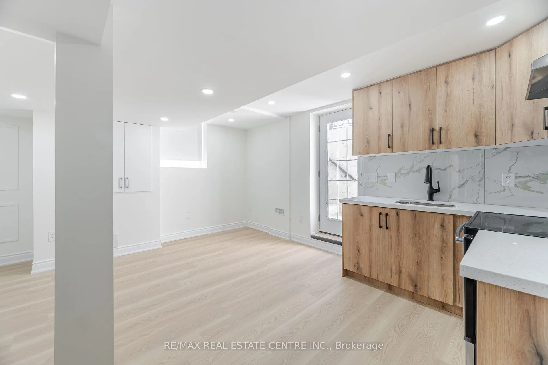 351 Greenless Circle, #Lower