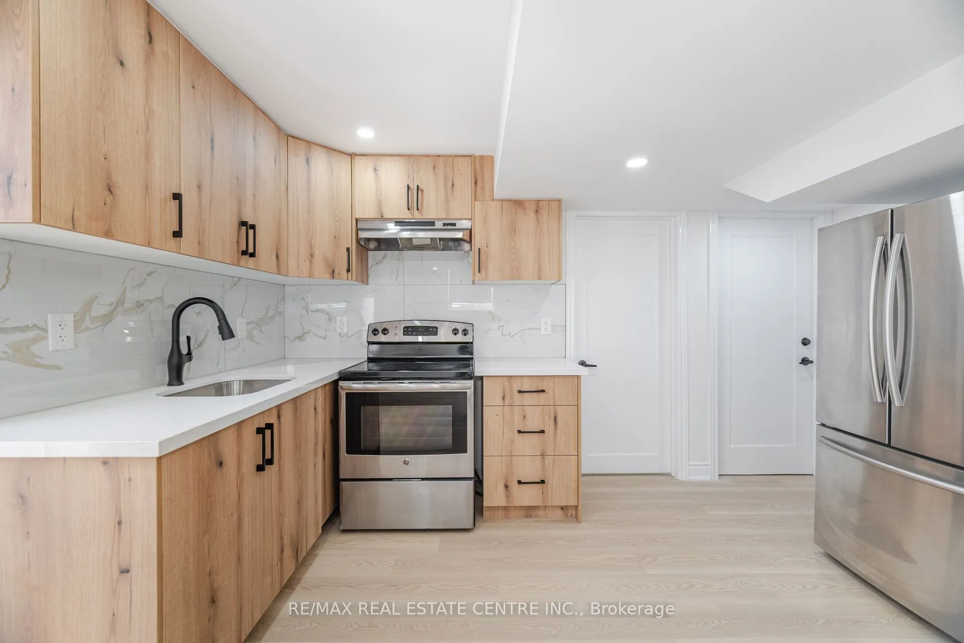 351 Greenless Circle, #Lower