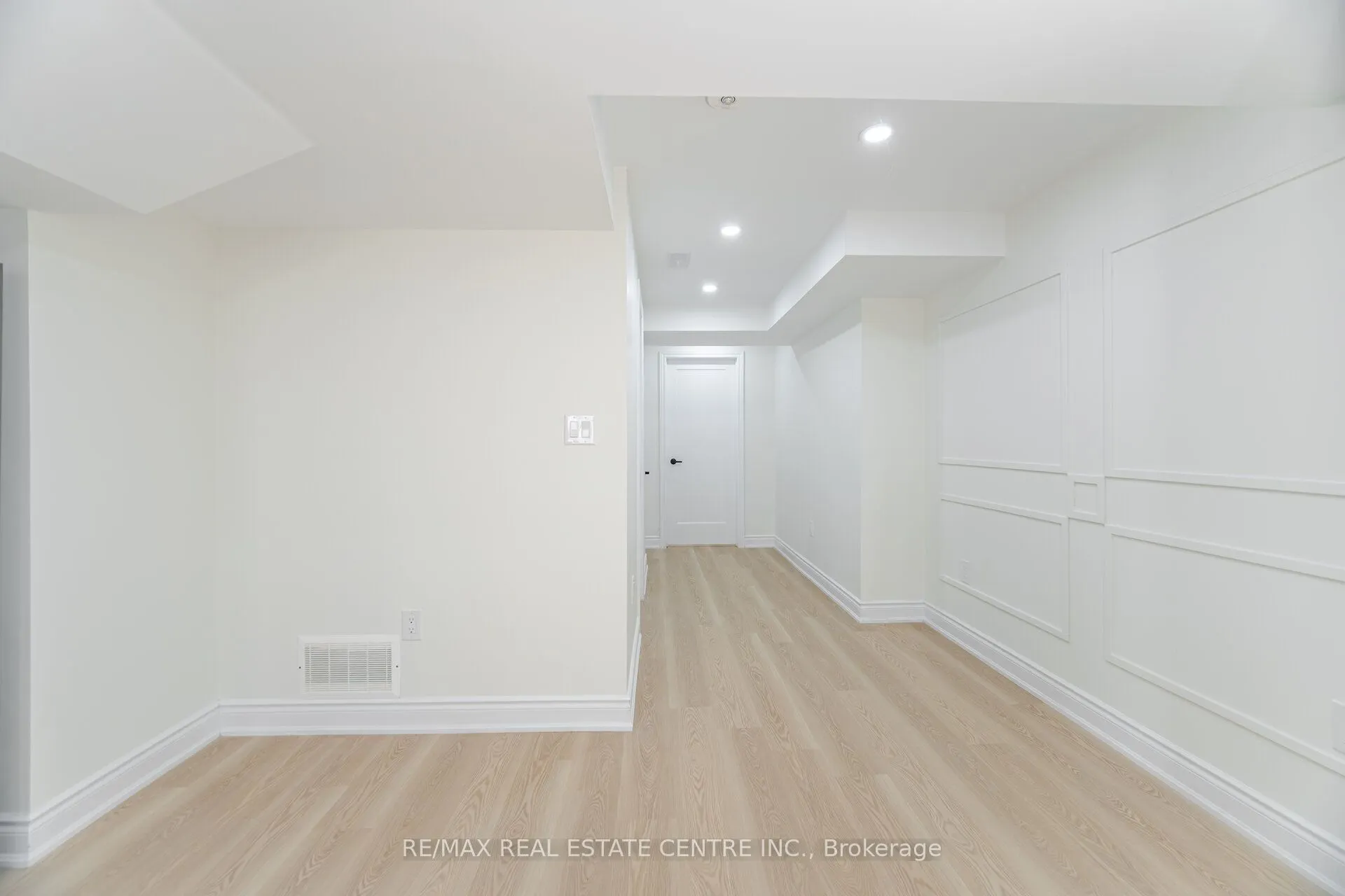 351 Greenless Circle, #Lower