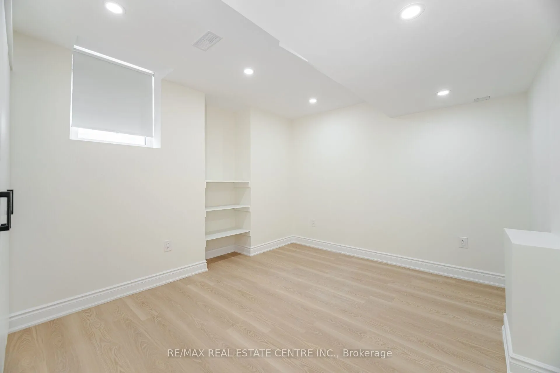 351 Greenless Circle, #Lower