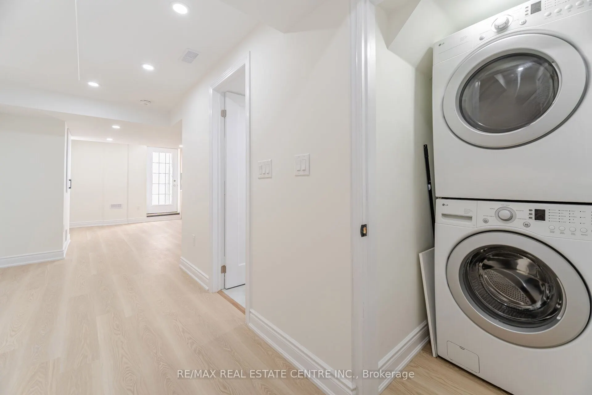351 Greenless Circle, #Lower