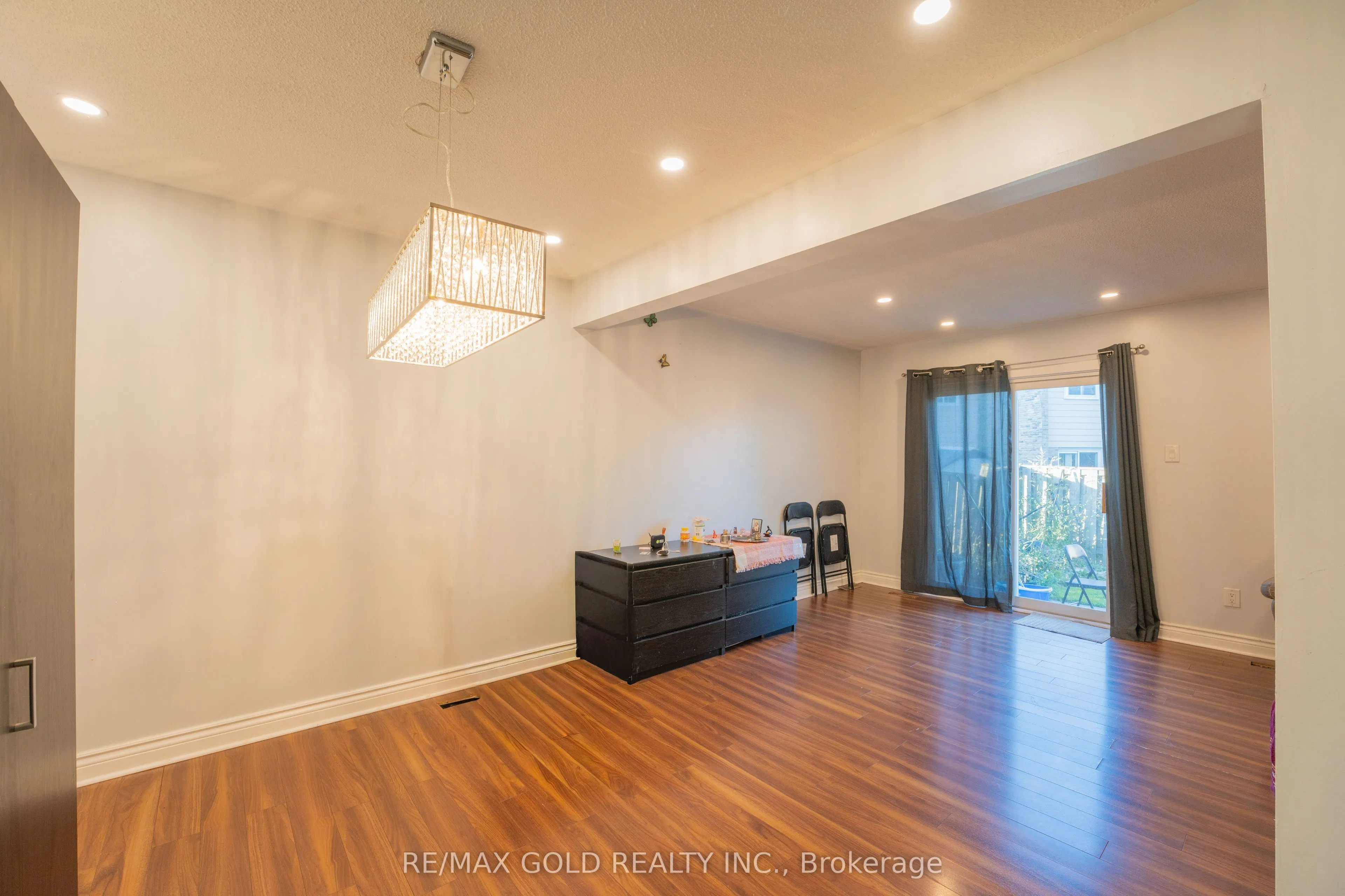 900 Central Park Drive, #107