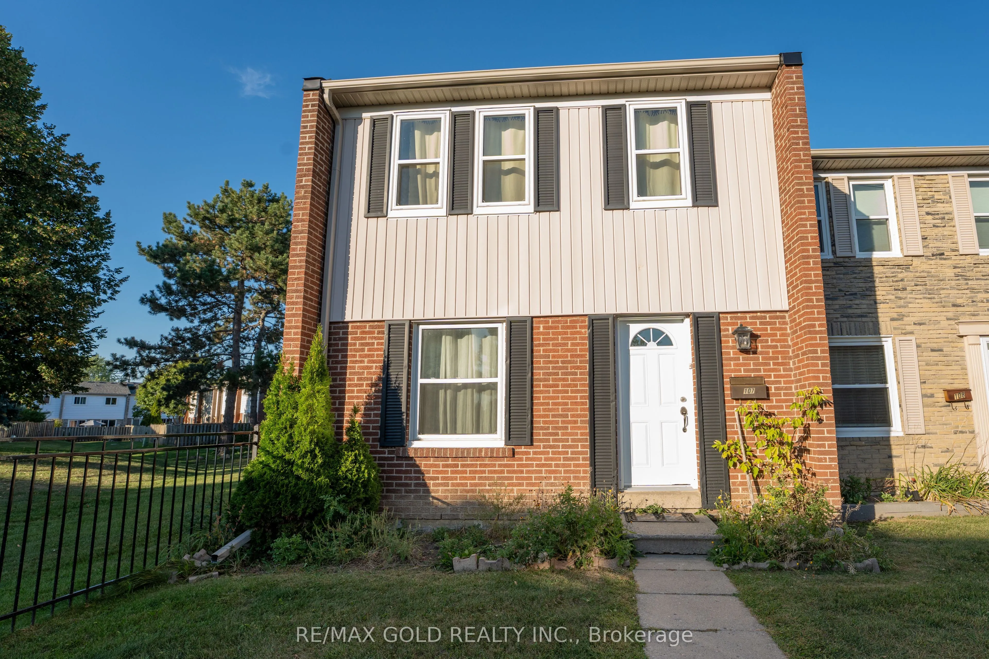 900 Central Park Drive, #107