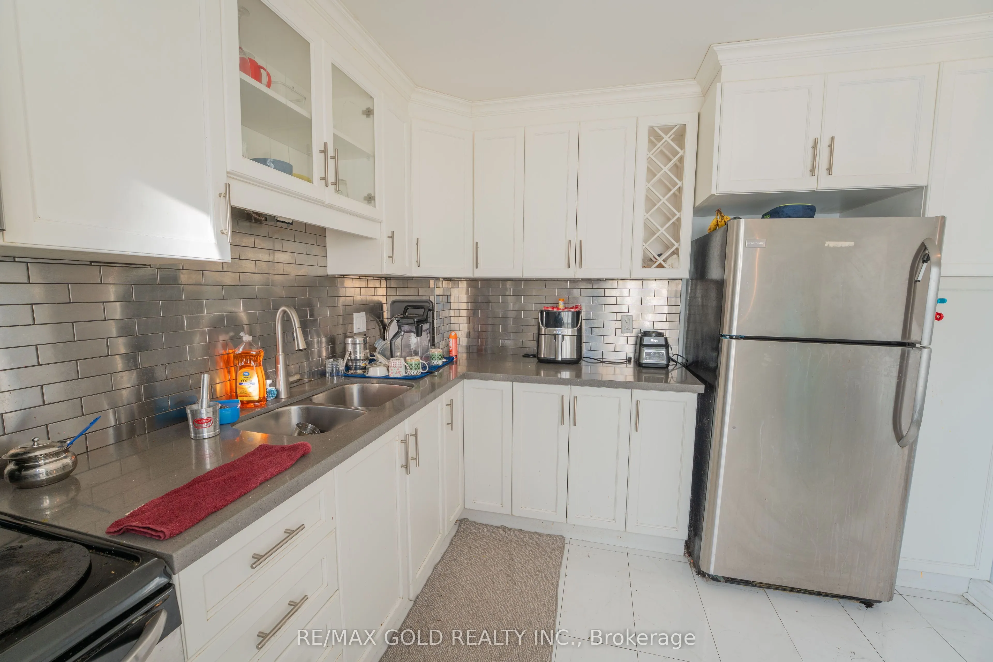 900 Central Park Drive, #107