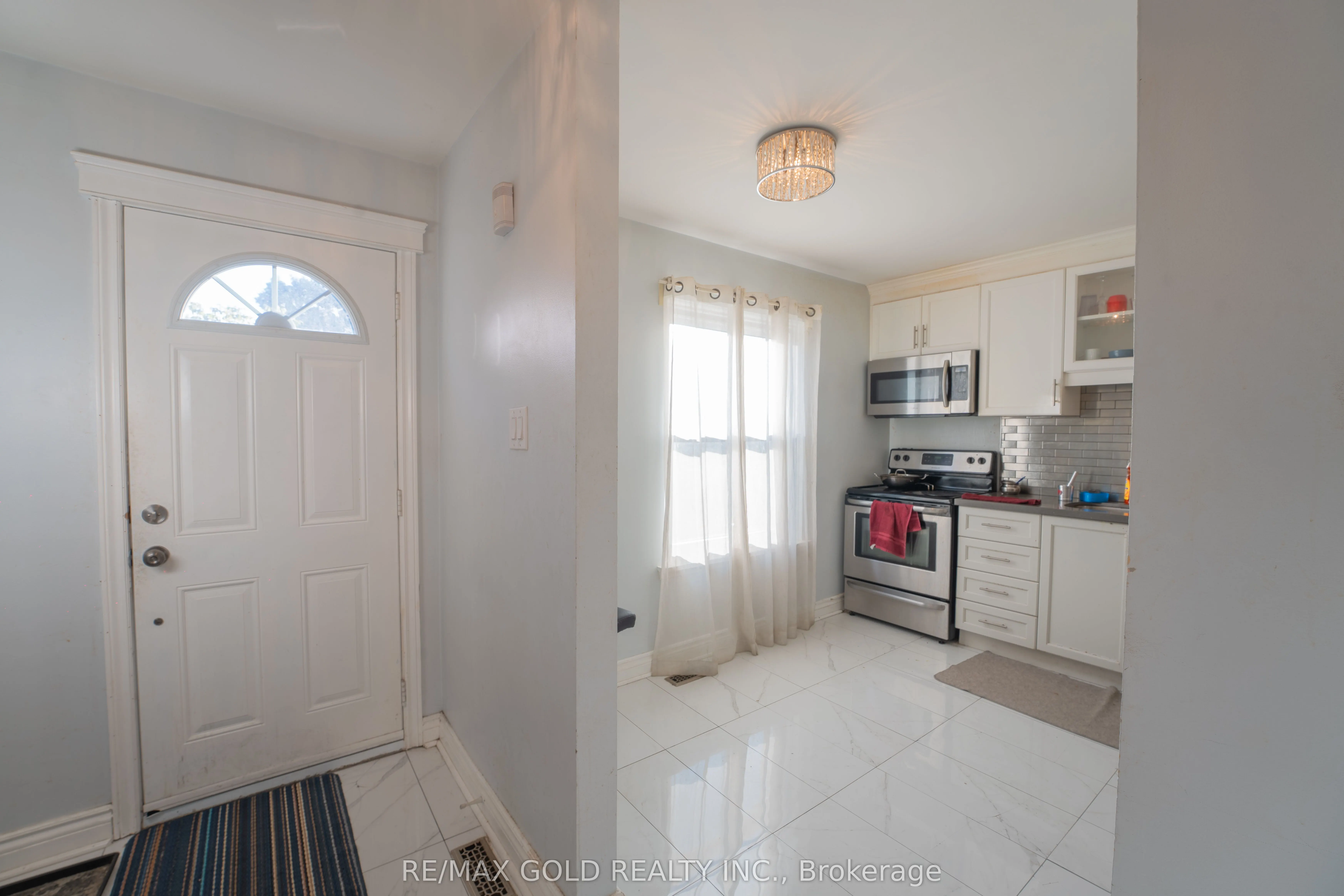 900 Central Park Drive, #107