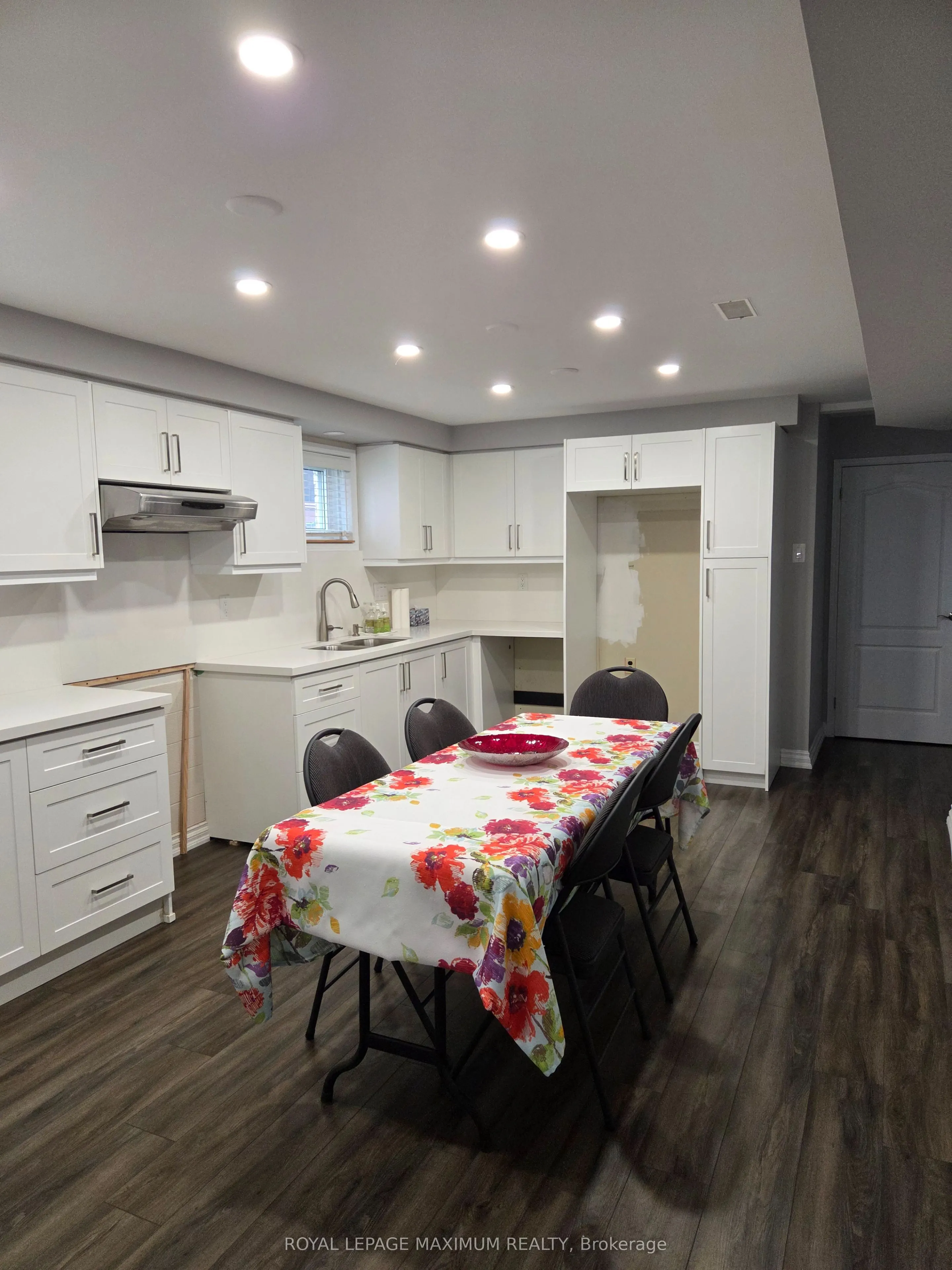 44 Flagstick Court