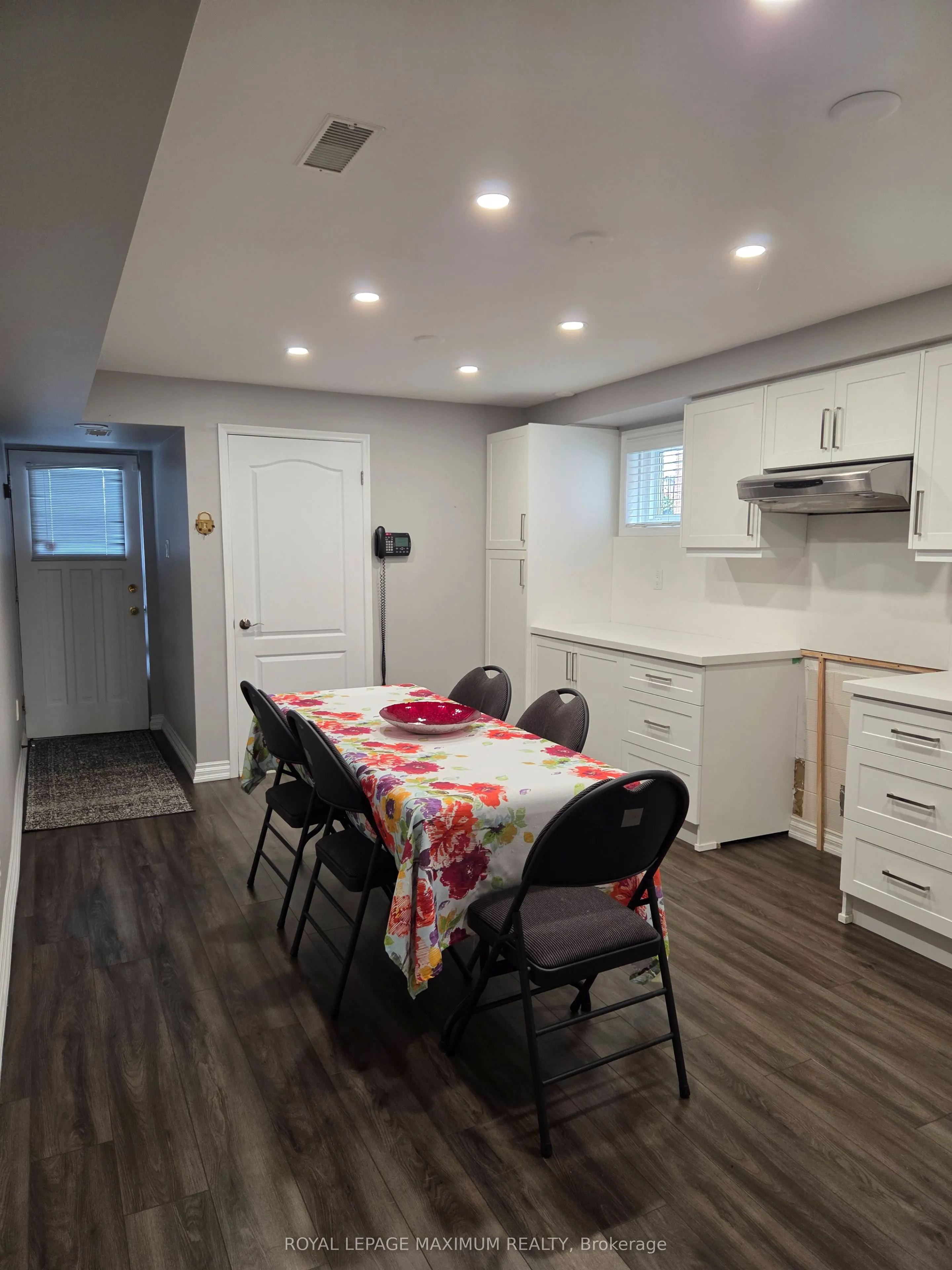 44 Flagstick Court