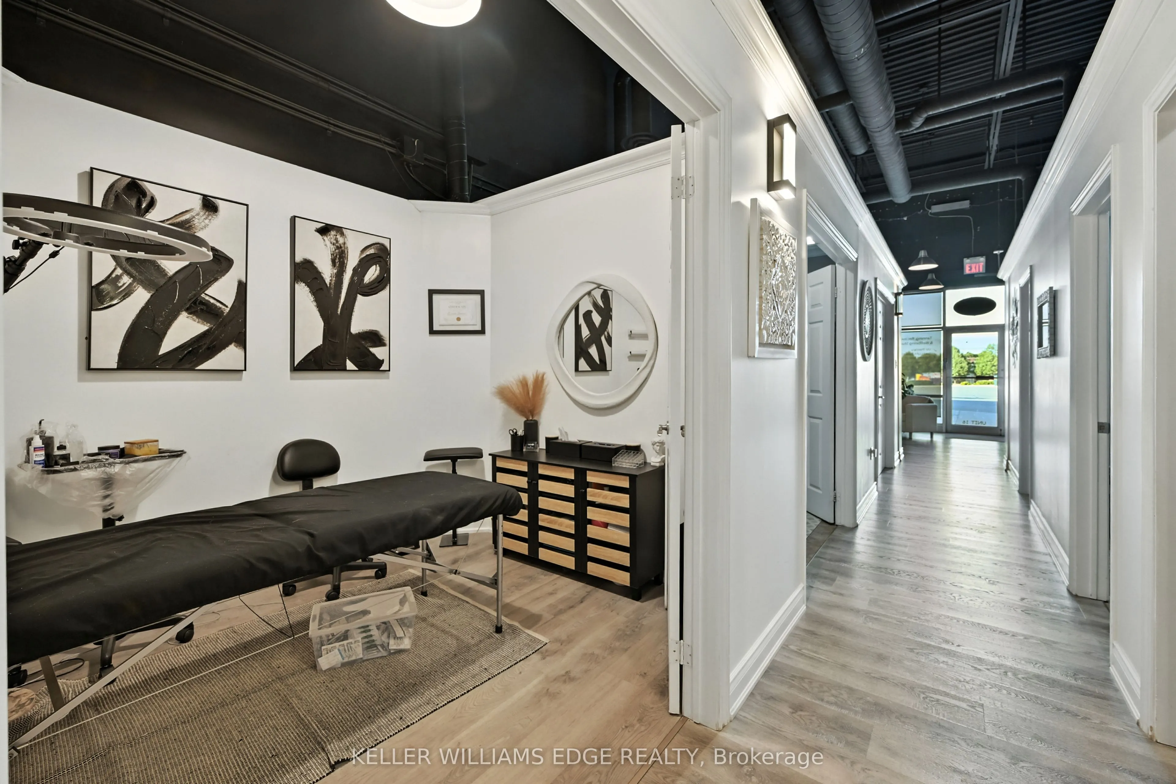 478 Dundas Street W, #16