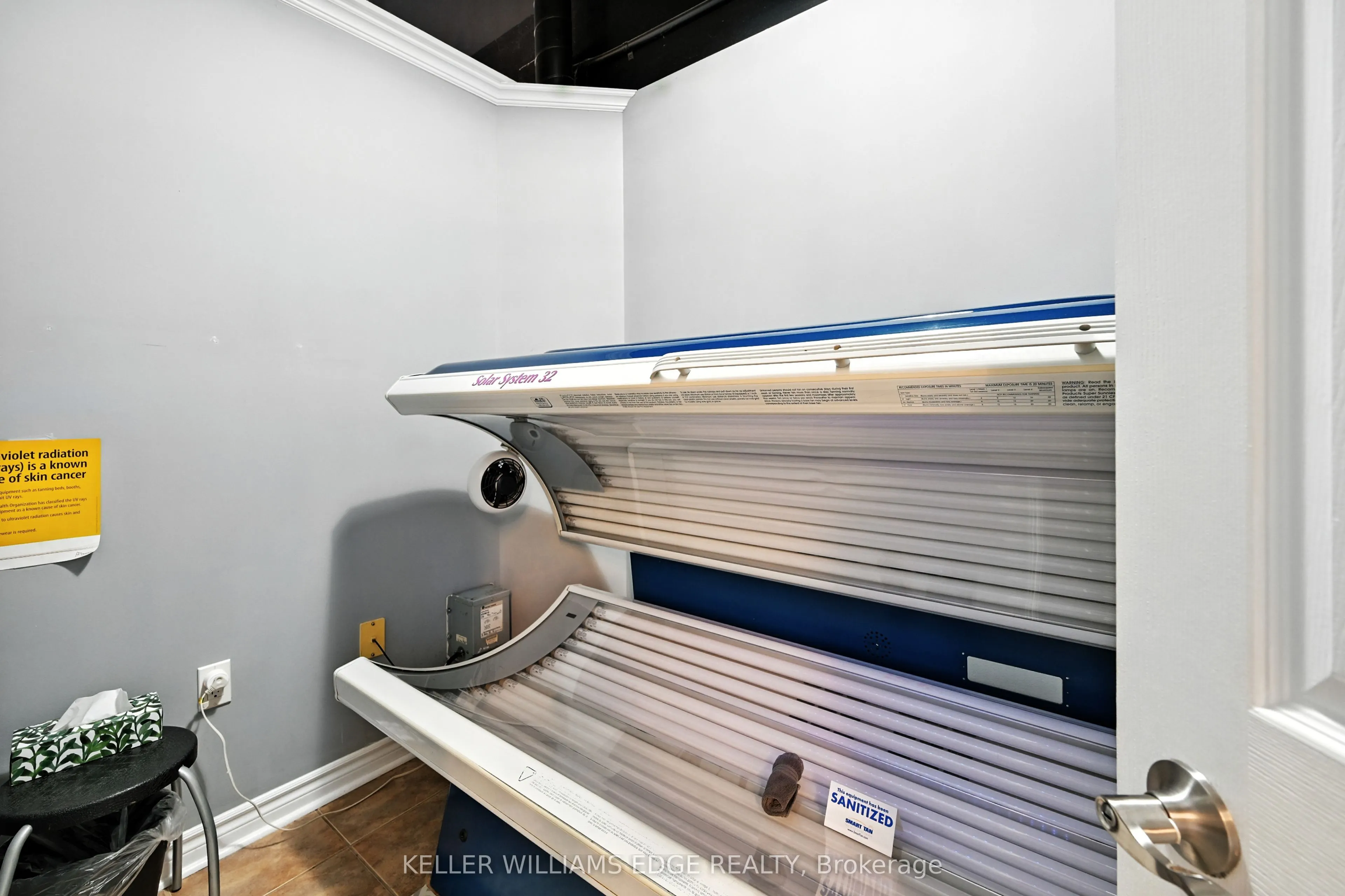 478 Dundas Street W, #16