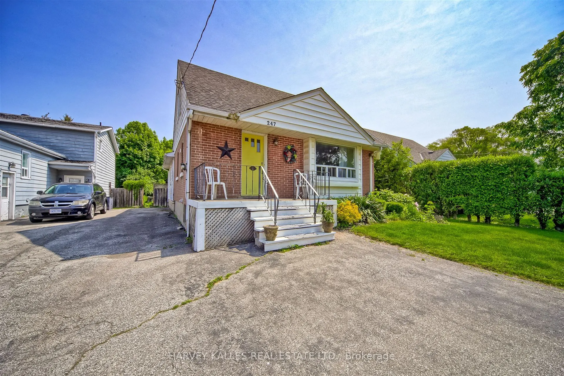 247 Jennings Crescent