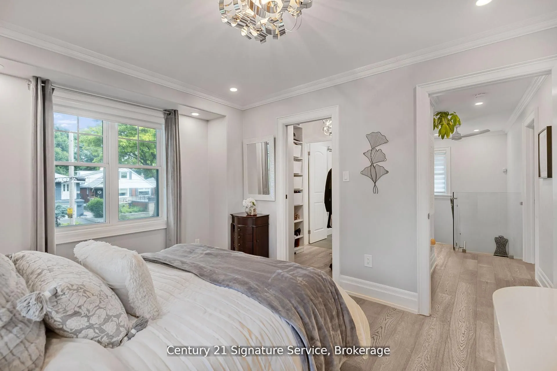 33 McIntosh Avenue
