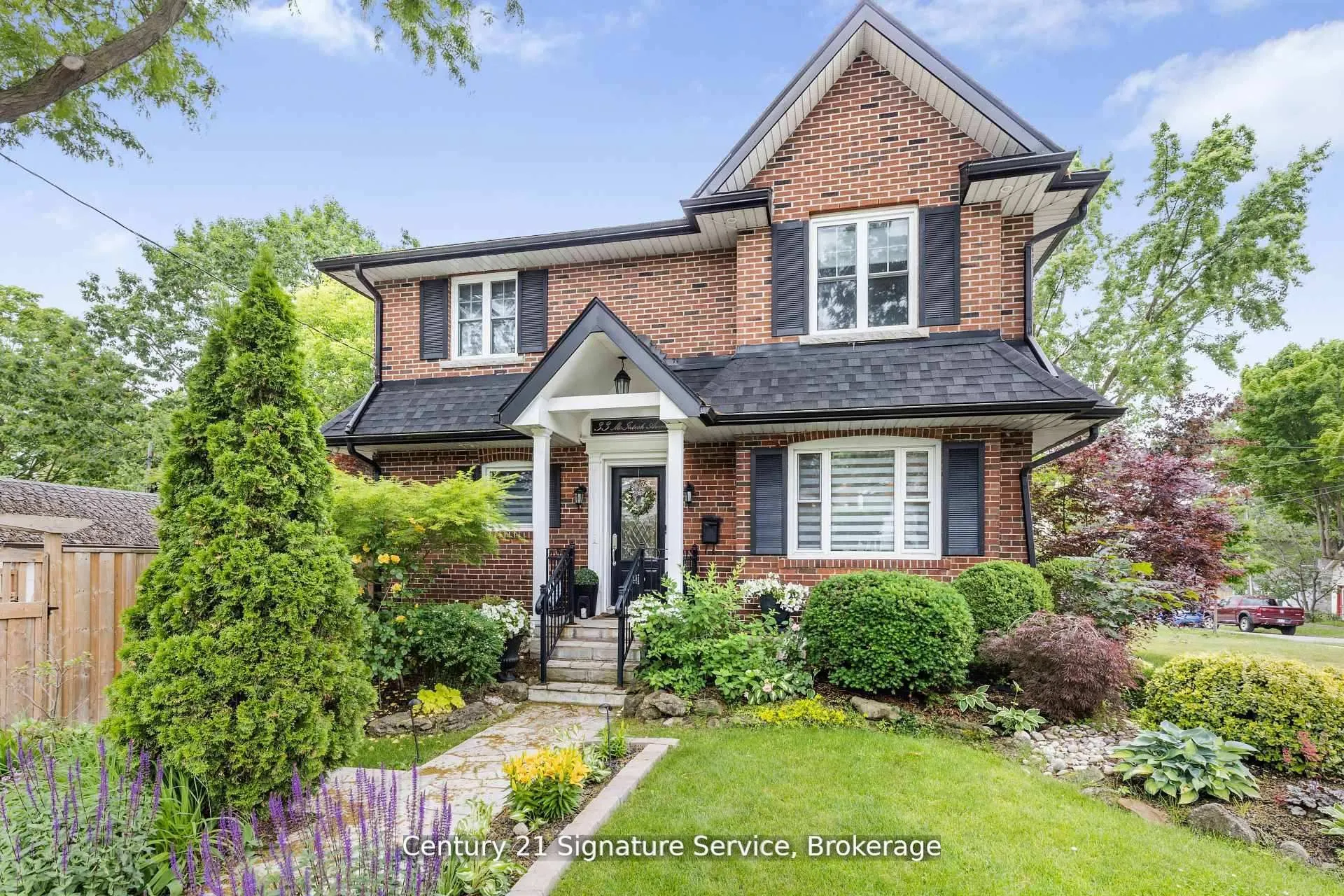 33 McIntosh Avenue