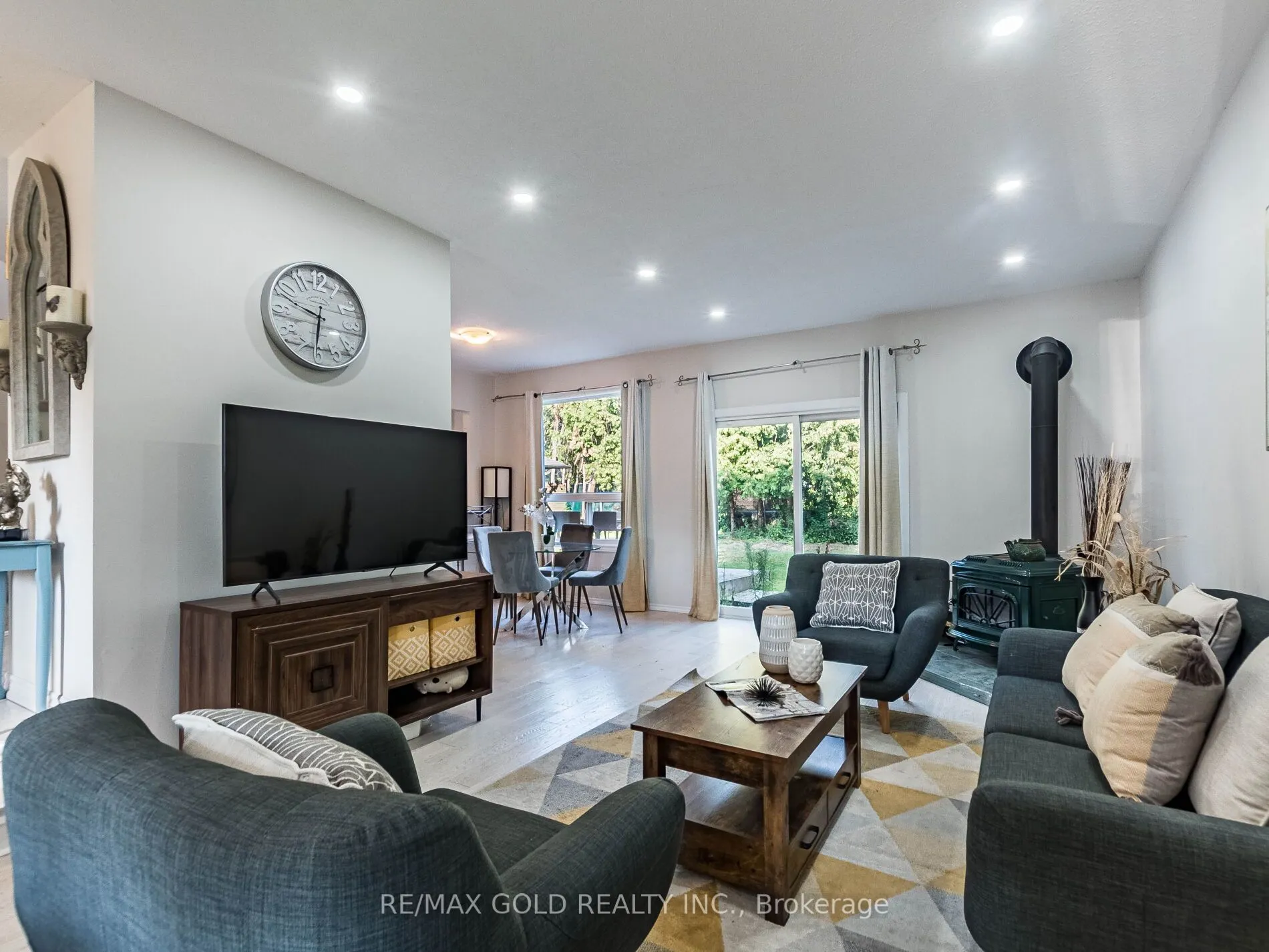 30 Longbourne Crescent