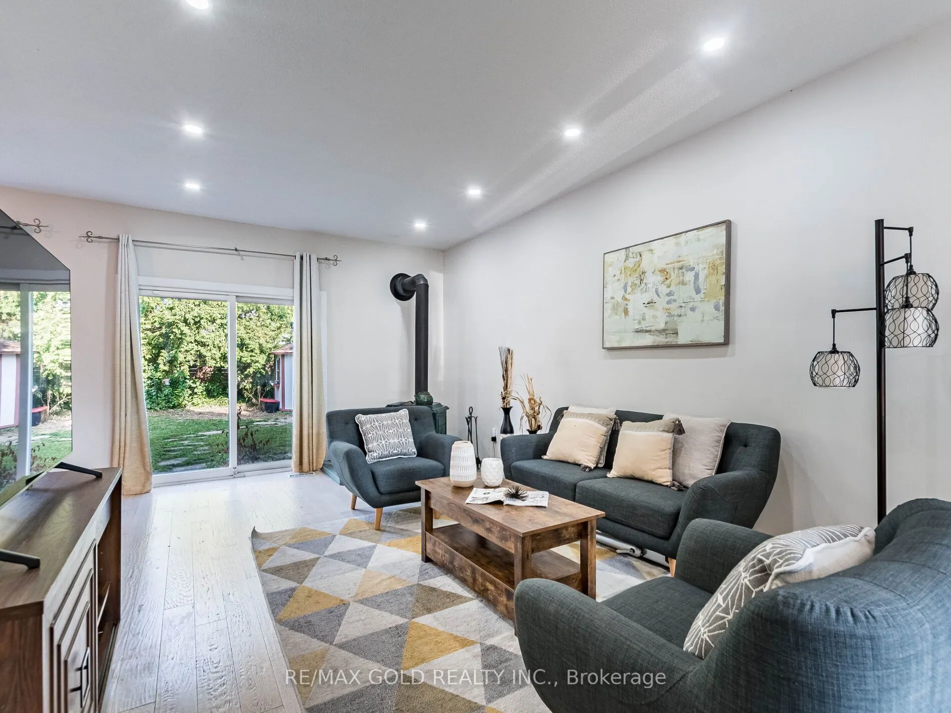 30 Longbourne Crescent