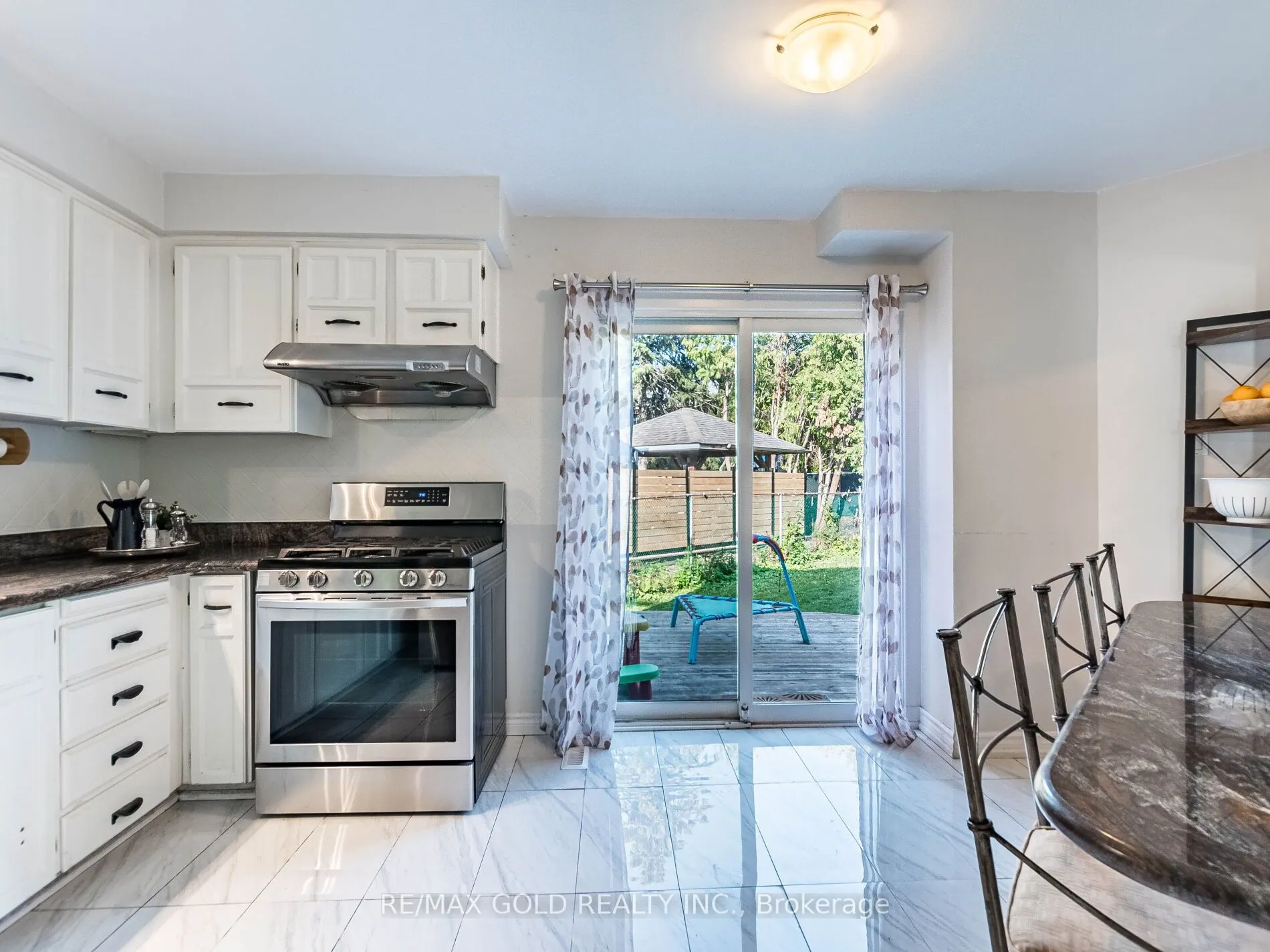 30 Longbourne Crescent