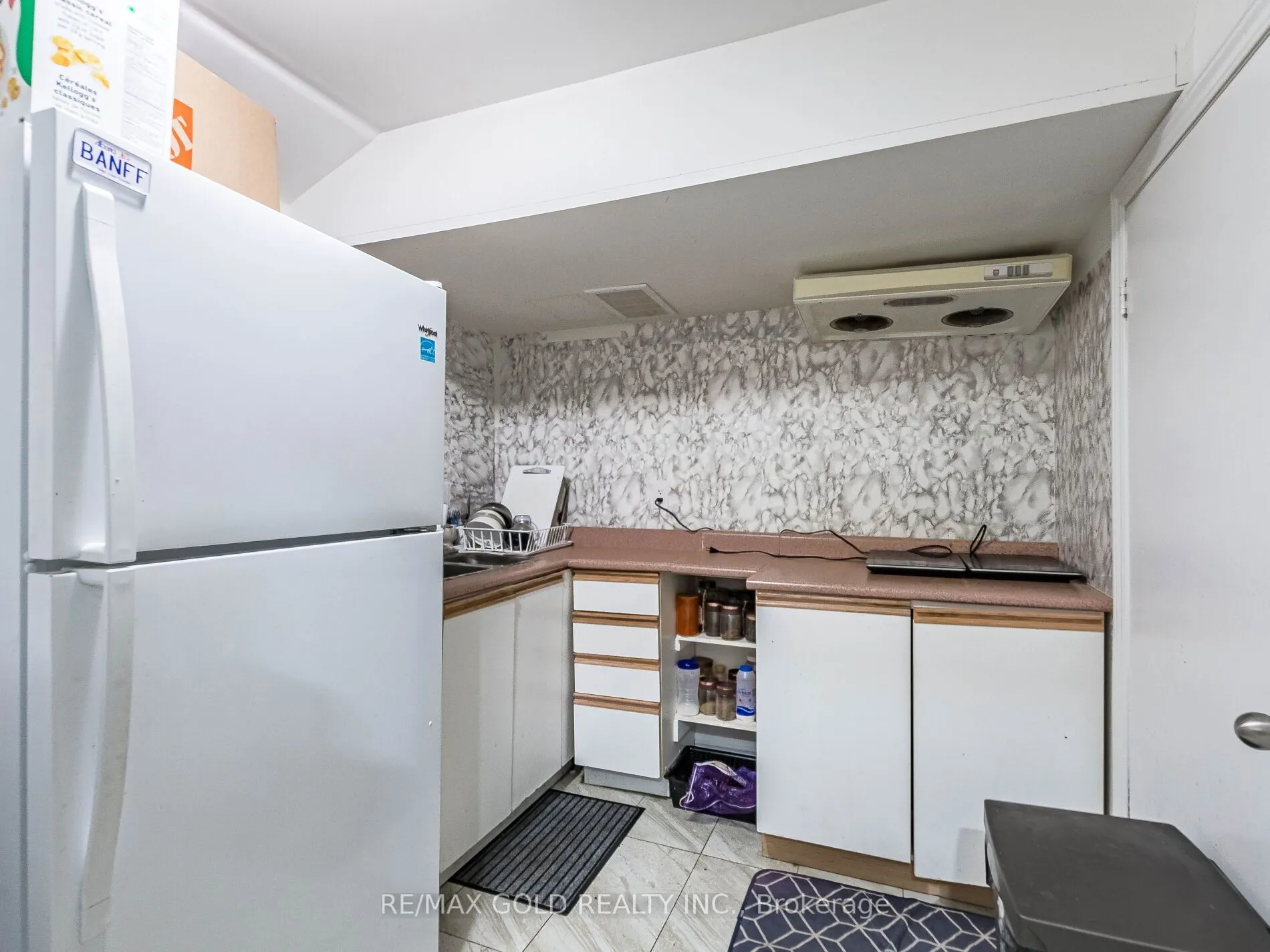 30 Longbourne Crescent