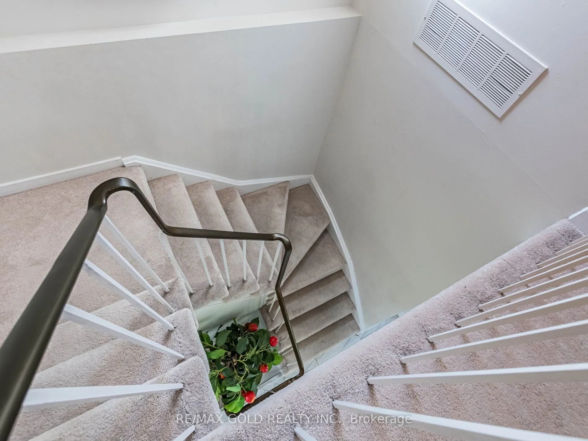 30 Longbourne Crescent