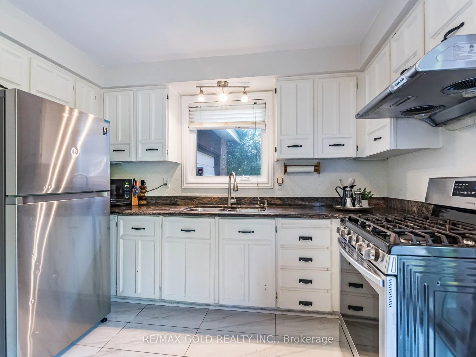 30 Longbourne Crescent