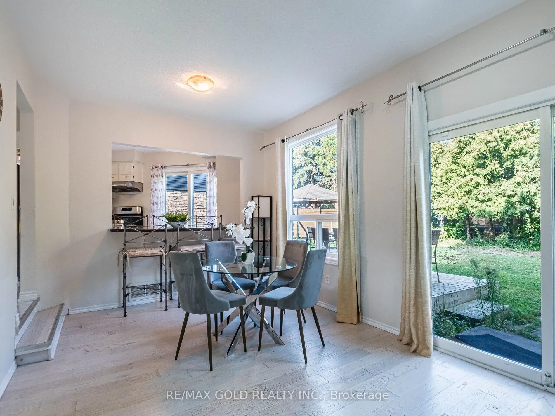 30 Longbourne Crescent