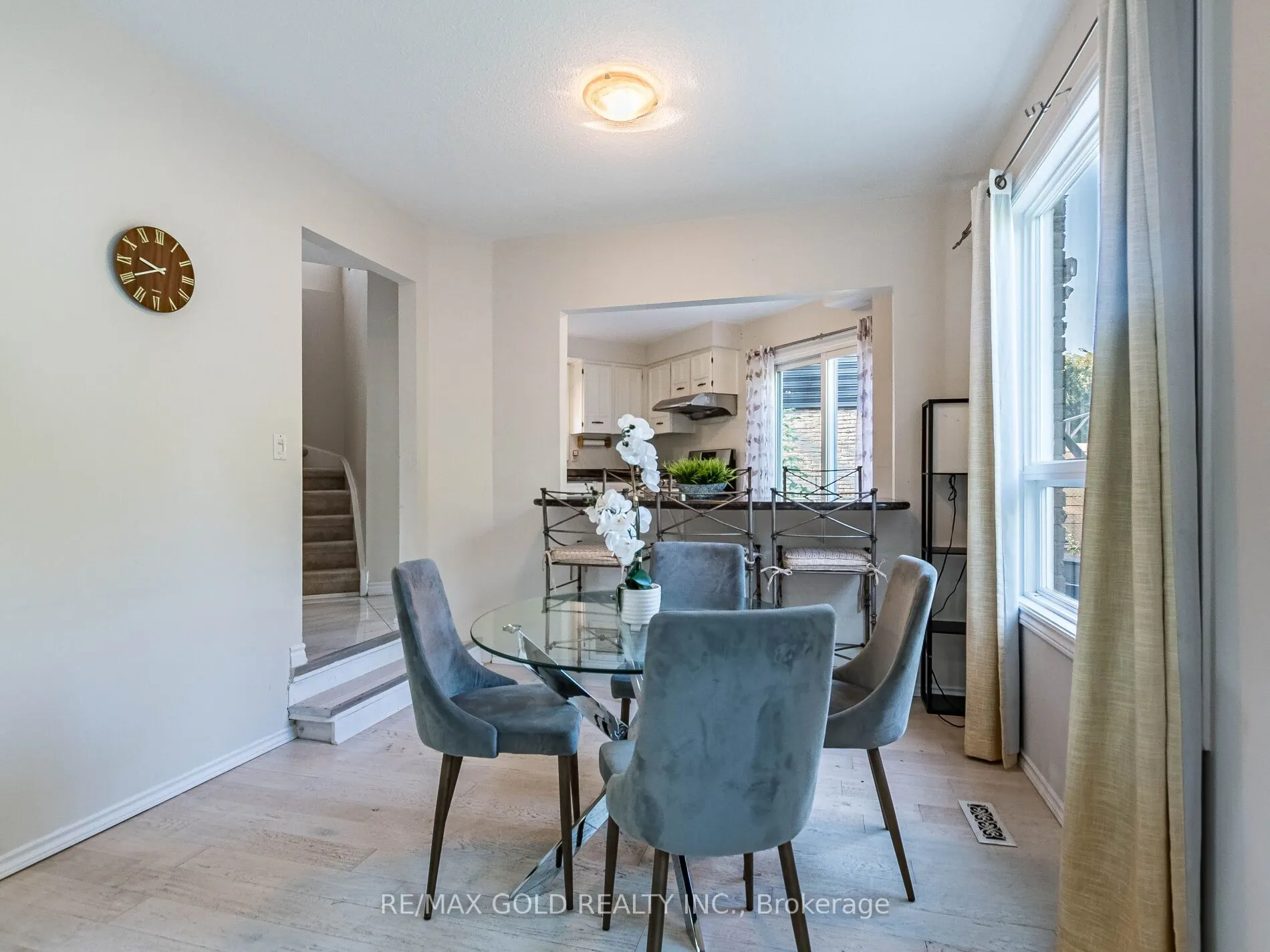 30 Longbourne Crescent