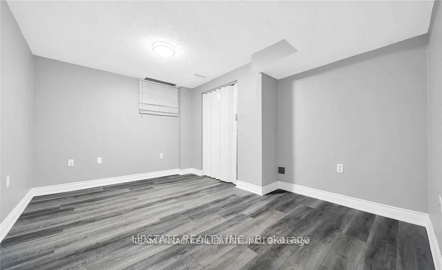 70 Pleasant Valley Place