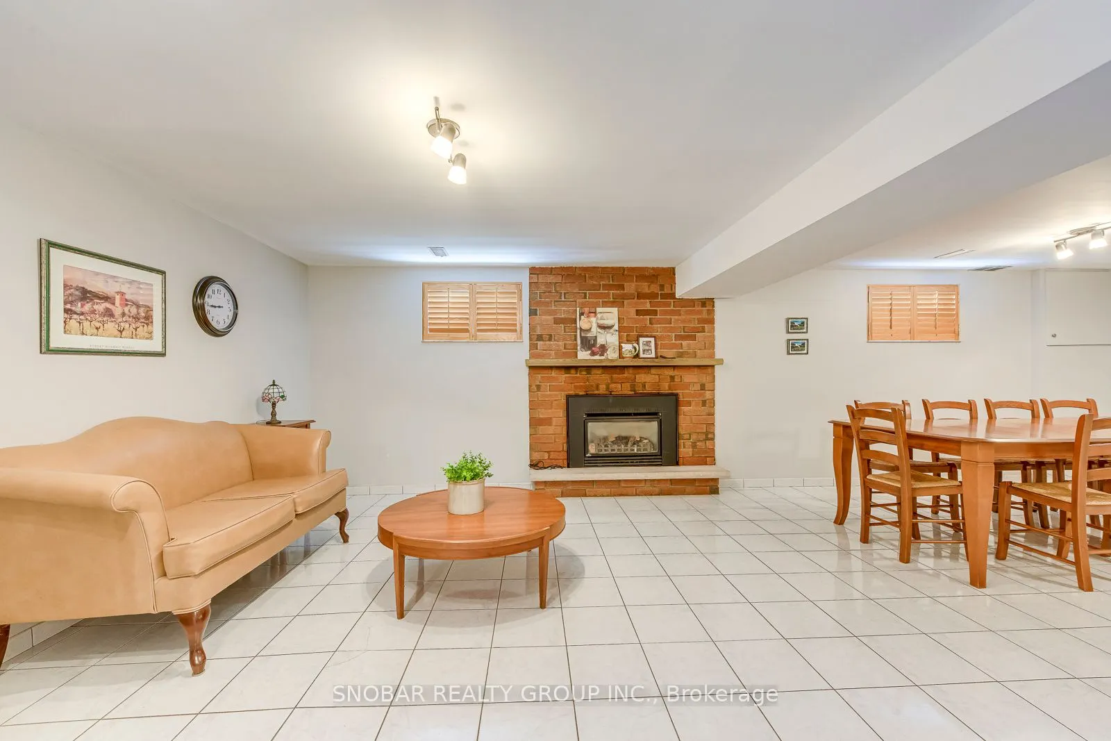 6 Sunvale Drive