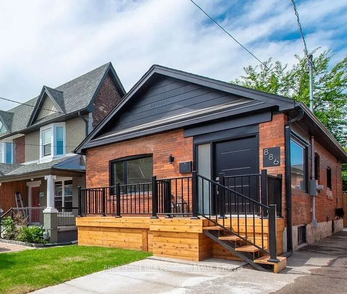 886 Runnymede Road