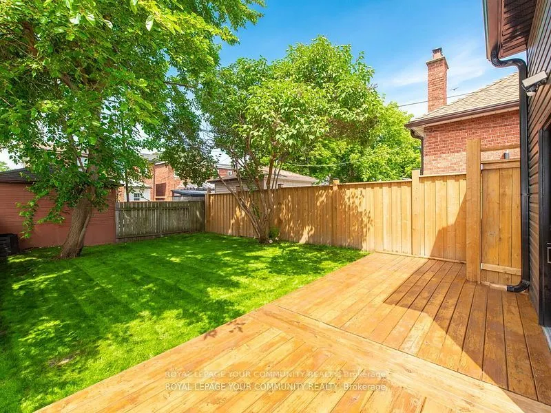 886 Runnymede Road