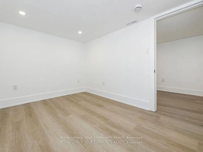 886 Runnymede Road
