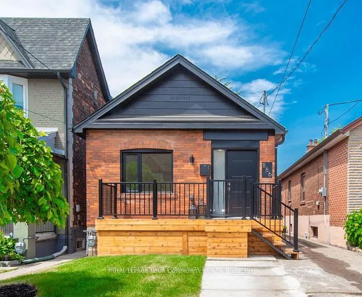 886 Runnymede Road